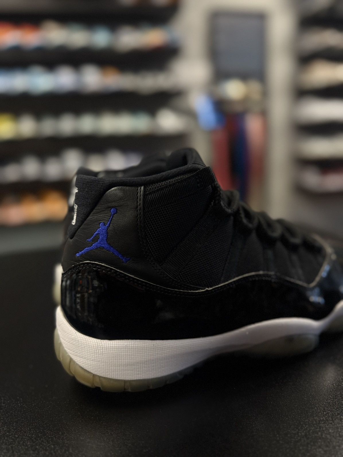 Jordan Brand × Nike Jordan 11 SpaceJam 2016 Size 10.5 (378037-003) Size US 10.5 / EU 43-44 - 3 Thumbnail