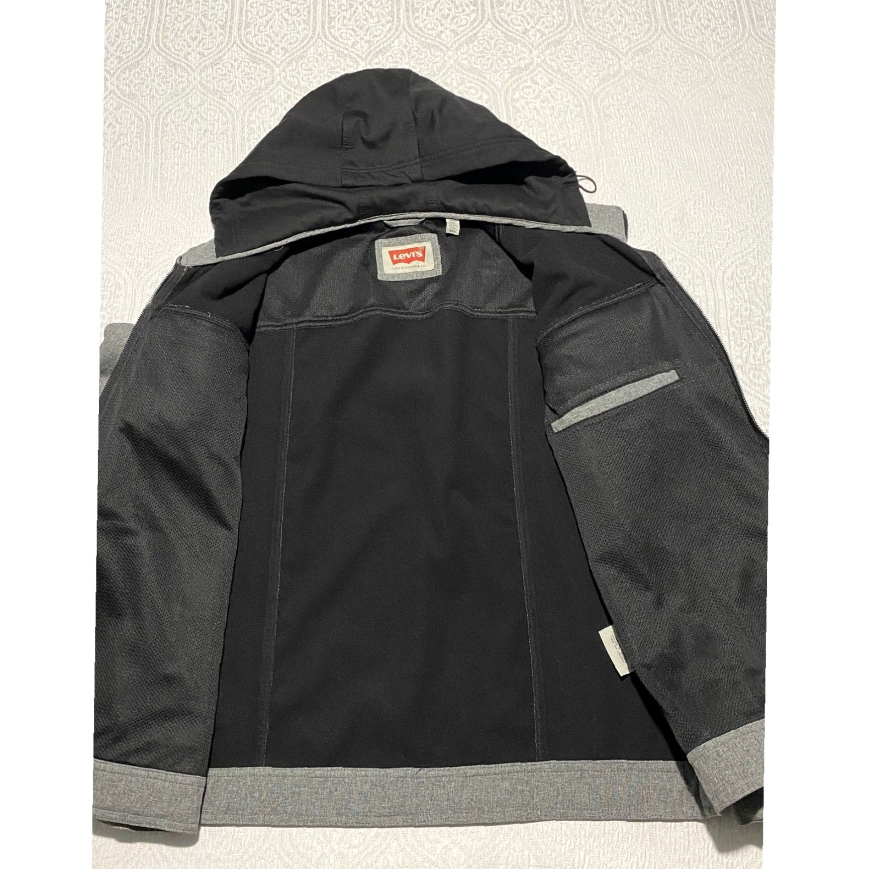 Levi's Levi's Men's Softshell Hooded Jacket Full Zip 2XL Gray Windbreaker Casual Logo Zipper Button Size US XXL / EU 58 / 5 - 3 Thumbnail