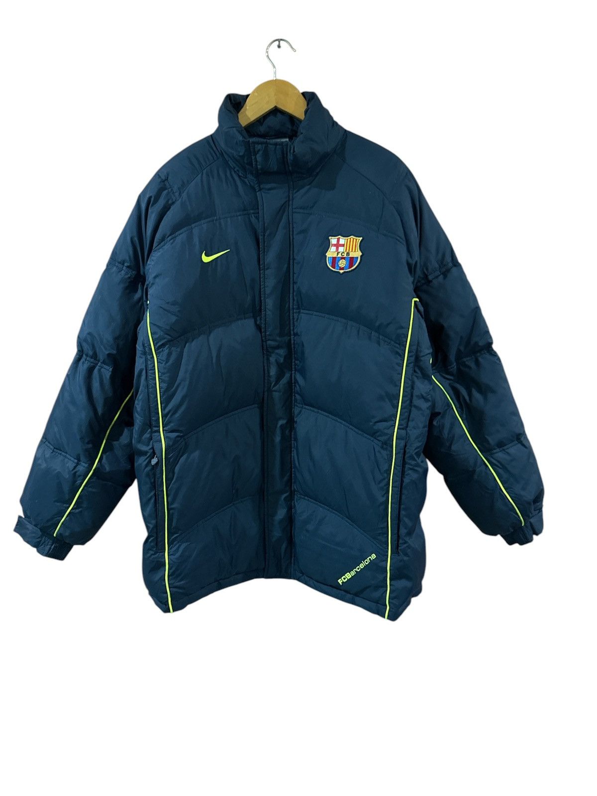 Nike Vtg Nike FC Barcelona Official Puffer Down Jacket Size US M / EU 48-50 / 2 - 1 Thumbnail