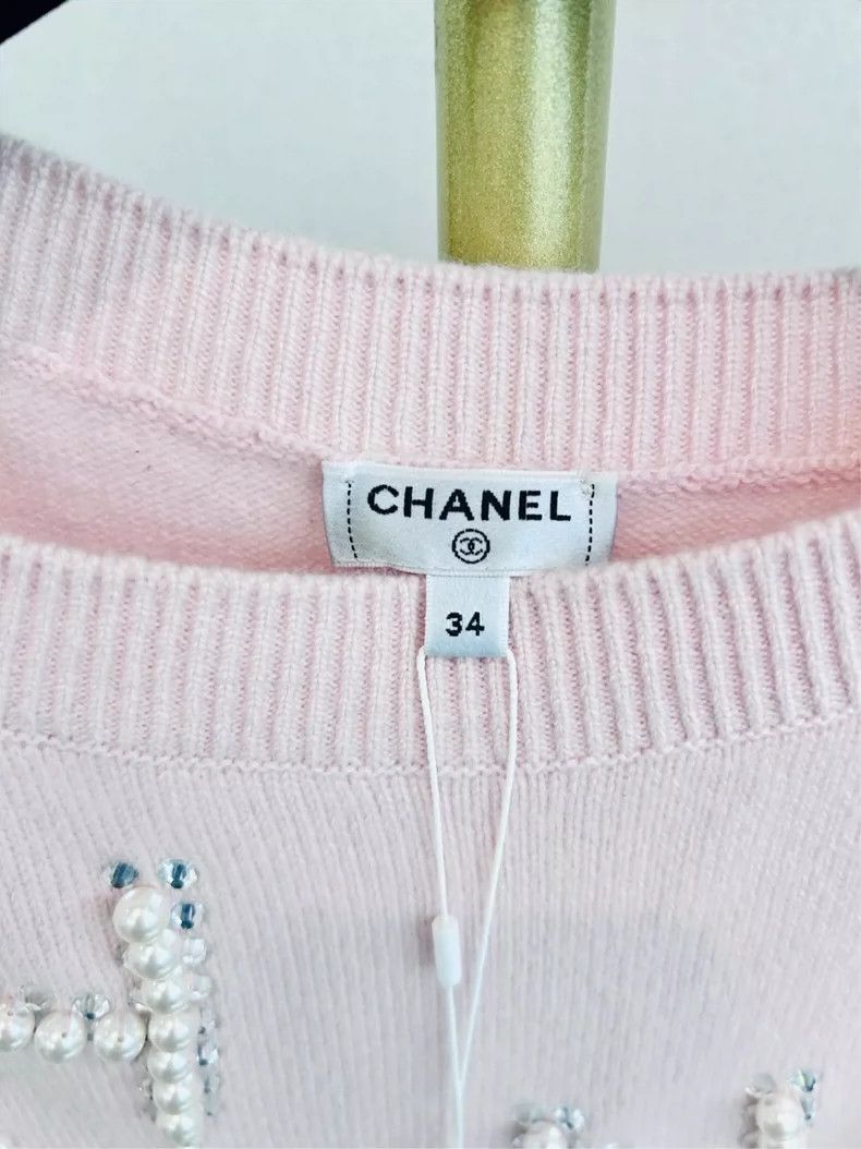 Chanel Chanel Pink pearl sweater Size XXS / US 00 / IT 34 - 2 Thumbnail