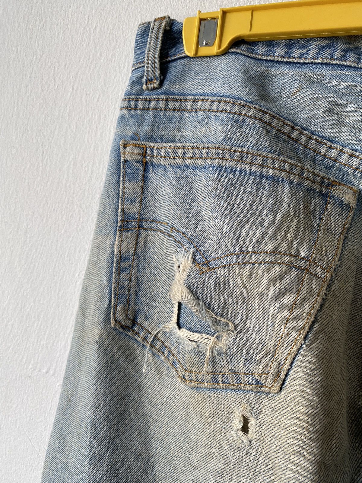 Levi's Vintage Levi’s 501 Top Button 524 Distressed Denim Size US 30 / EU 46 - 13 Thumbnail