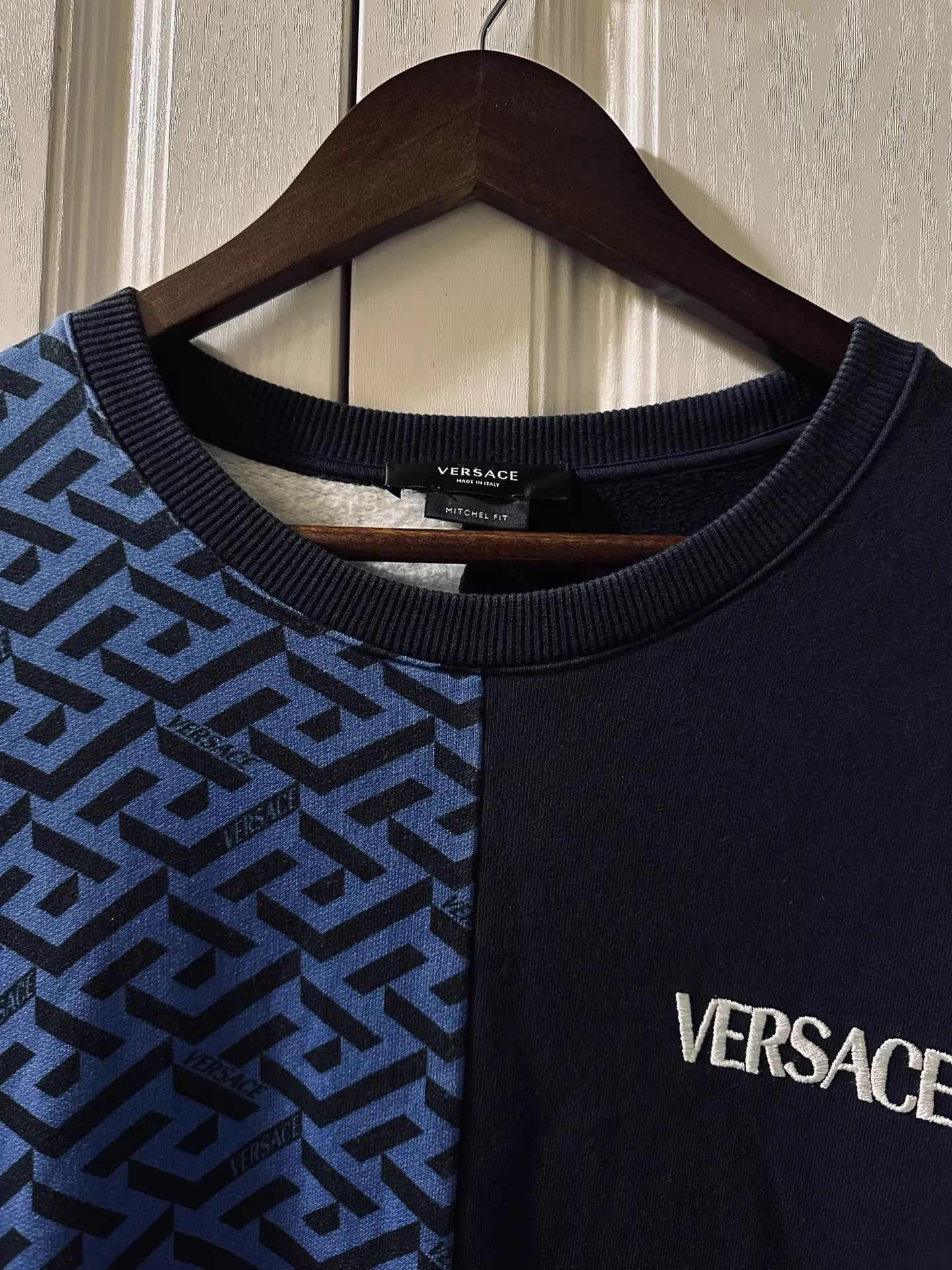 Versace Versace Runway Celebrity New Swirl Design S 9/10 Size US S / EU 44-46 / 1 - 3 Thumbnail