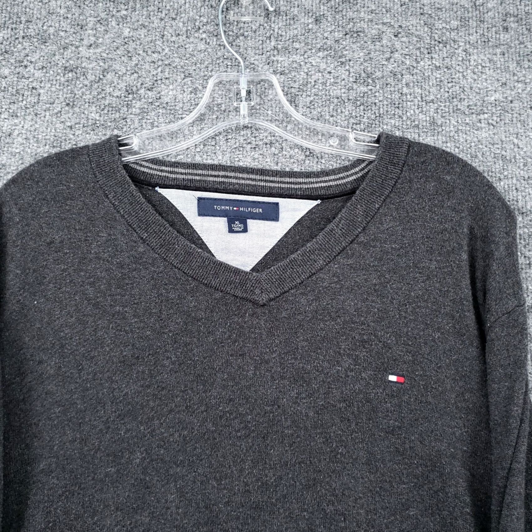 Tommy Hilfiger Tommy Hilfiger Sweater Mens XL Gray Pullover V-Neck Long Sleeve Cotton Knit Size US XL / EU 56 / 4 - 6 Thumbnail