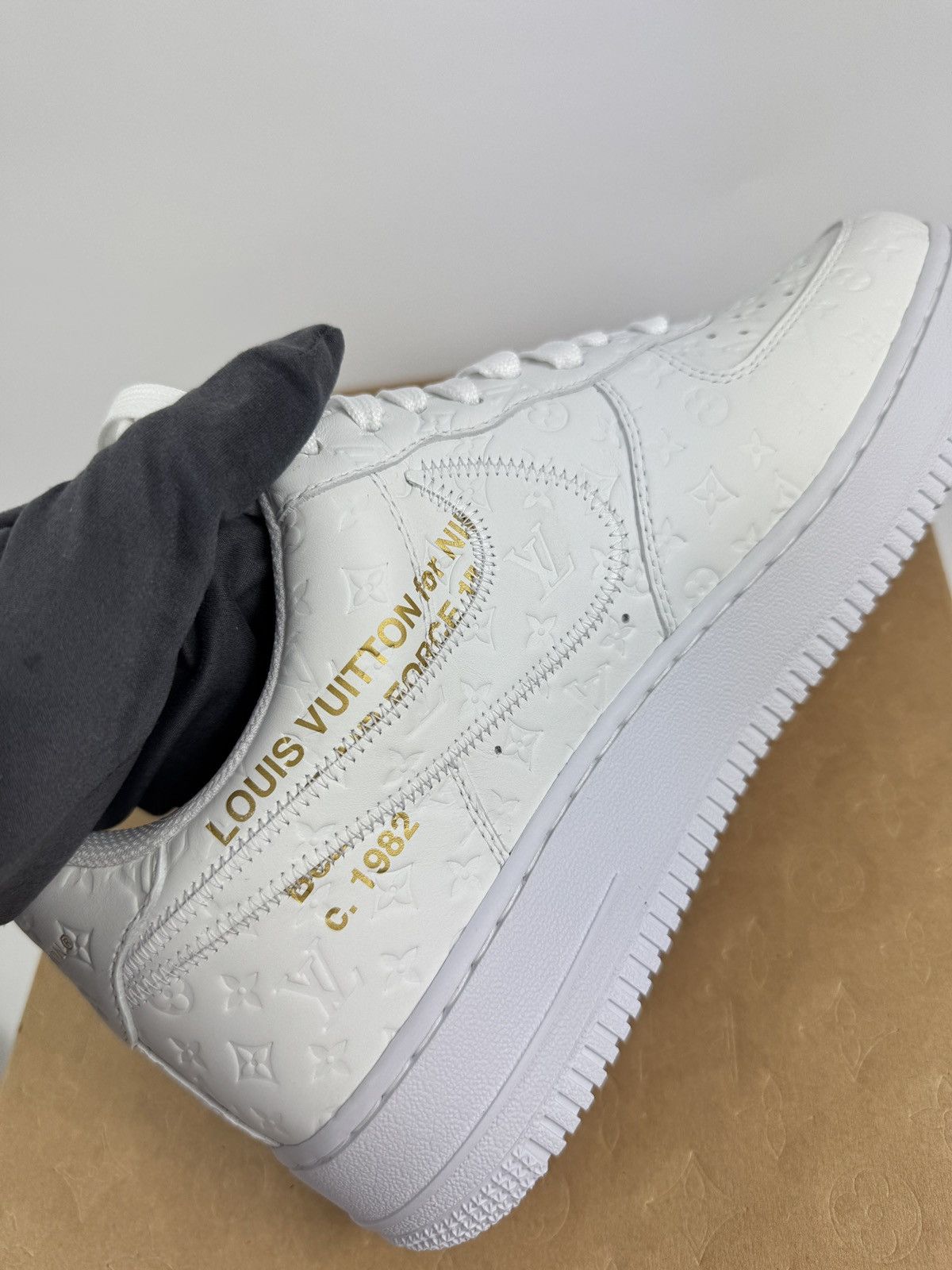 Louis Vuitton VIRGIL ABLOH LOUIS VUITTON X AIR FORCE 1 SNEAKERS Size US 8.5 / EU 41-42 - 12 Thumbnail