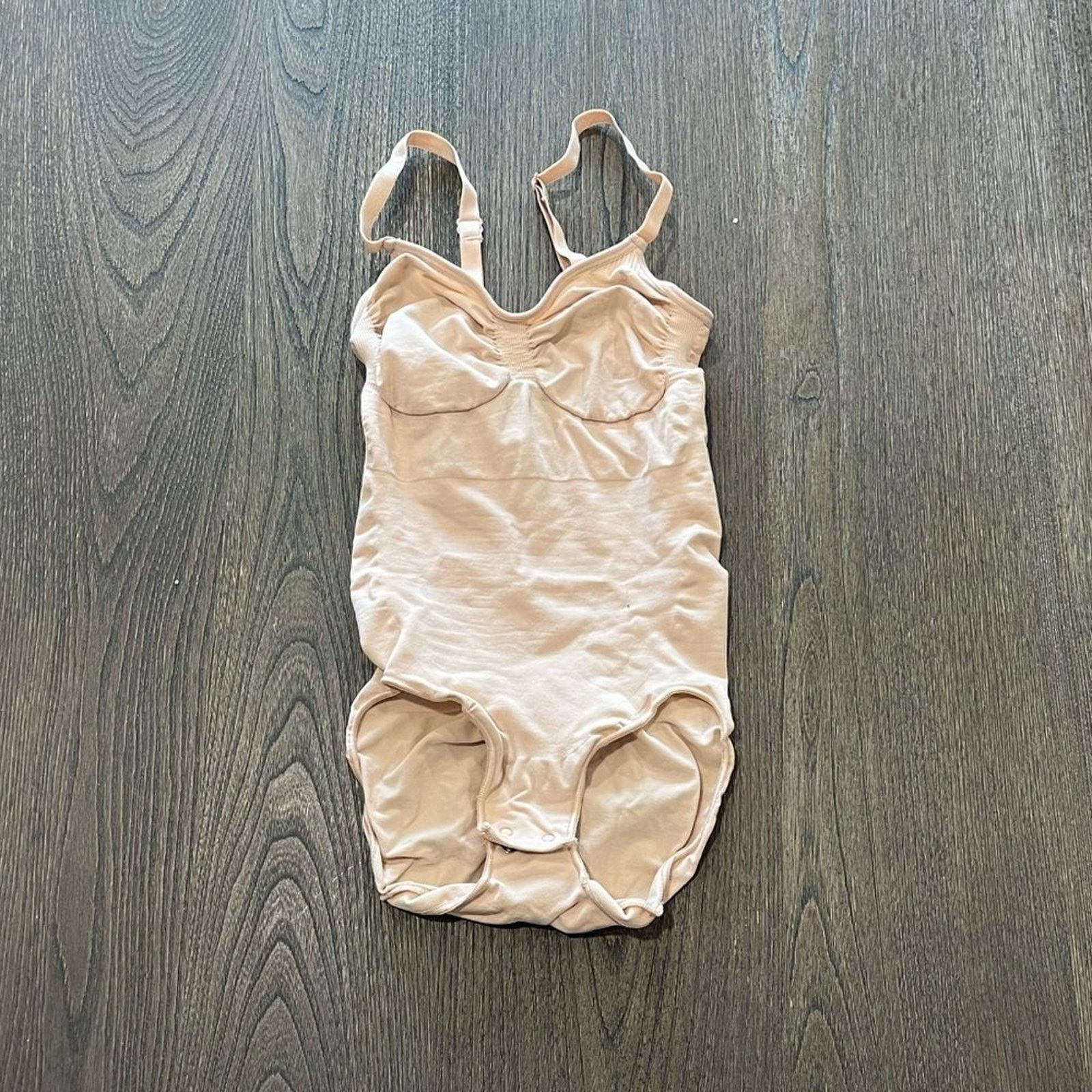 SKIMS NWOT Skims Sculpting Bodysuit - Size S/M Size S / US 4 / IT 40 - 1 Thumbnail