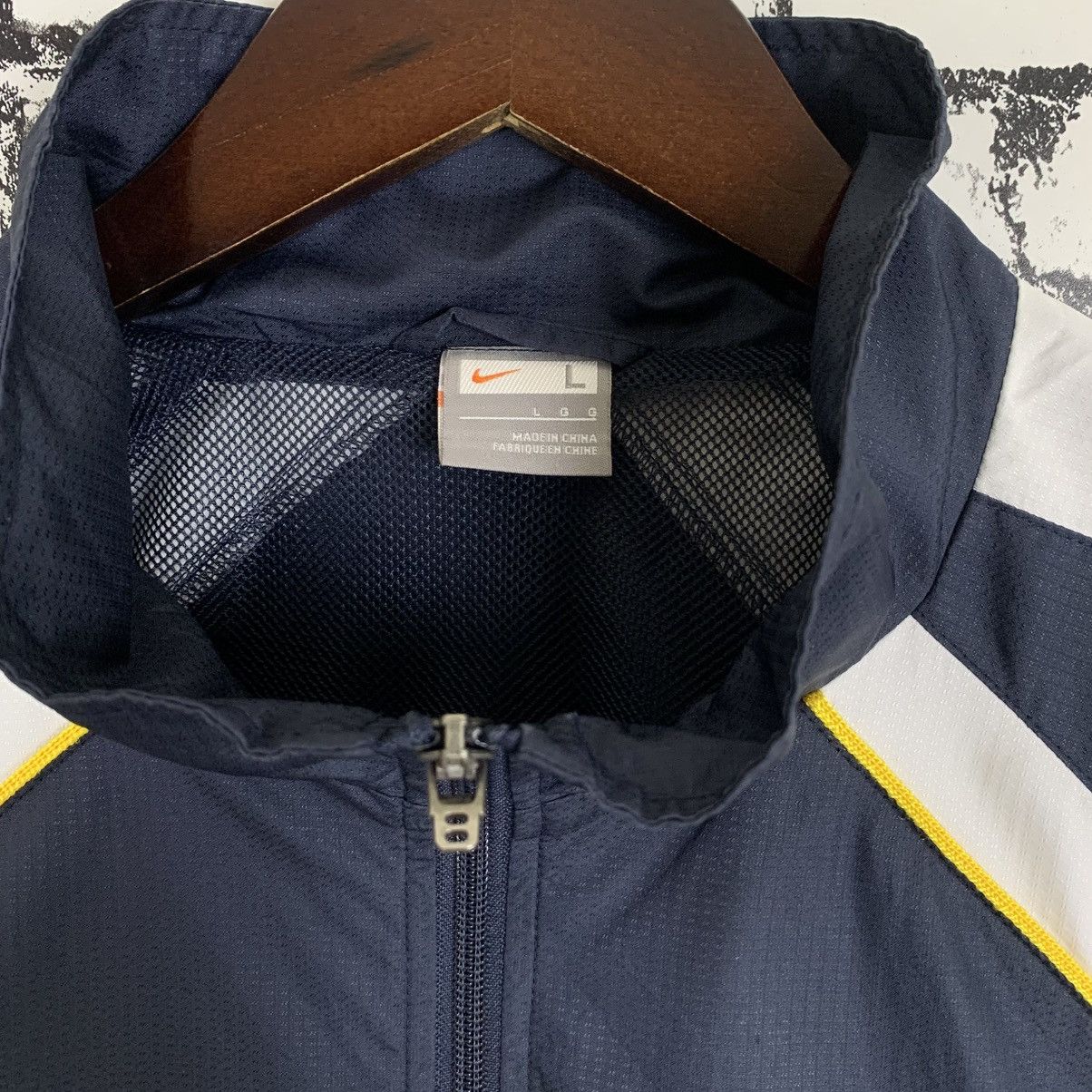 Nike × Vintage Sportwear Nike Swoosh Small Logo Embroidered Windbreaker Size US L / EU 52-54 / 3 - 9 Thumbnail
