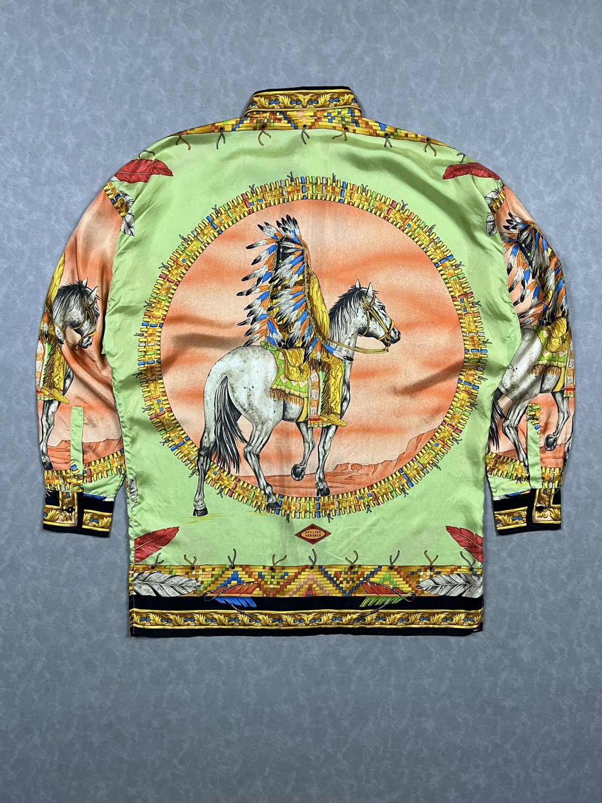 Versace 90s Gianni versace NATIVE AMERICAN silk Size US L / EU 52-54 / 3 - 1 Thumbnail