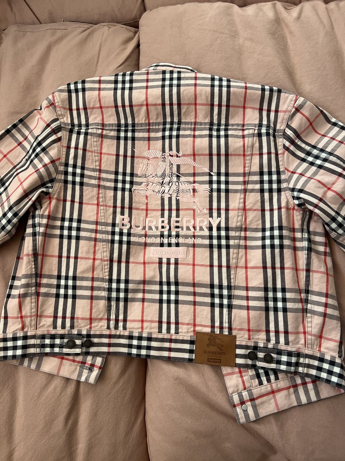 Burberry × Supreme Supermen x Burberry denim jacket pink Size US M / EU 48-50 / 2 - 2 Thumbnail