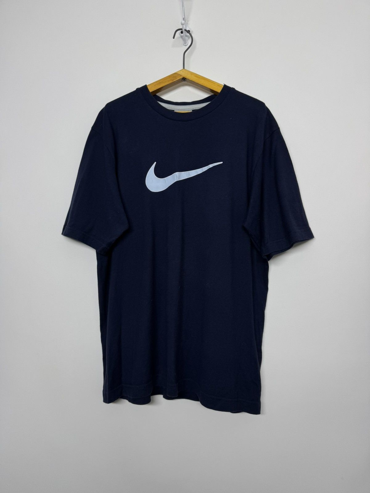 Nike Vintage Nike Center Swoosh T Shirt Tee Big Logo Spellout Y2K Size US L / EU 52-54 / 3 - 4 Thumbnail