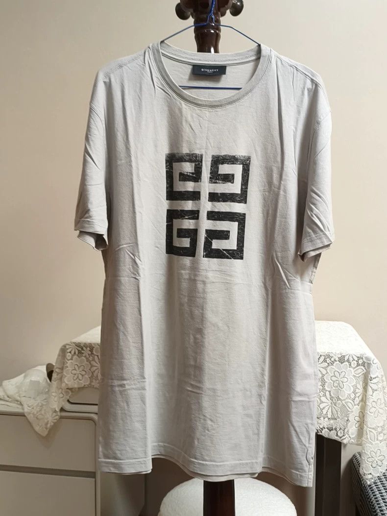 Givenchy Givenchy Logo Short Sleeve Size XL As New Size US XL / EU 56 / 4 - 1 Thumbnail
