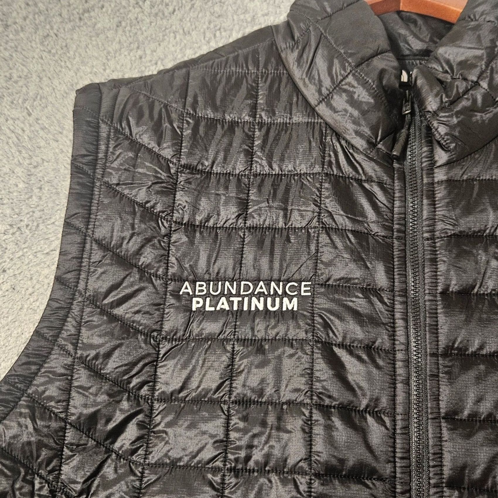 The North Face VINTAGE The North Face NF0A3LHD ThermoBall Trekker Vest Black 2XL NWT LOGO Mens Vest Size US XXL / EU 58 / 5 - 3 Thumbnail