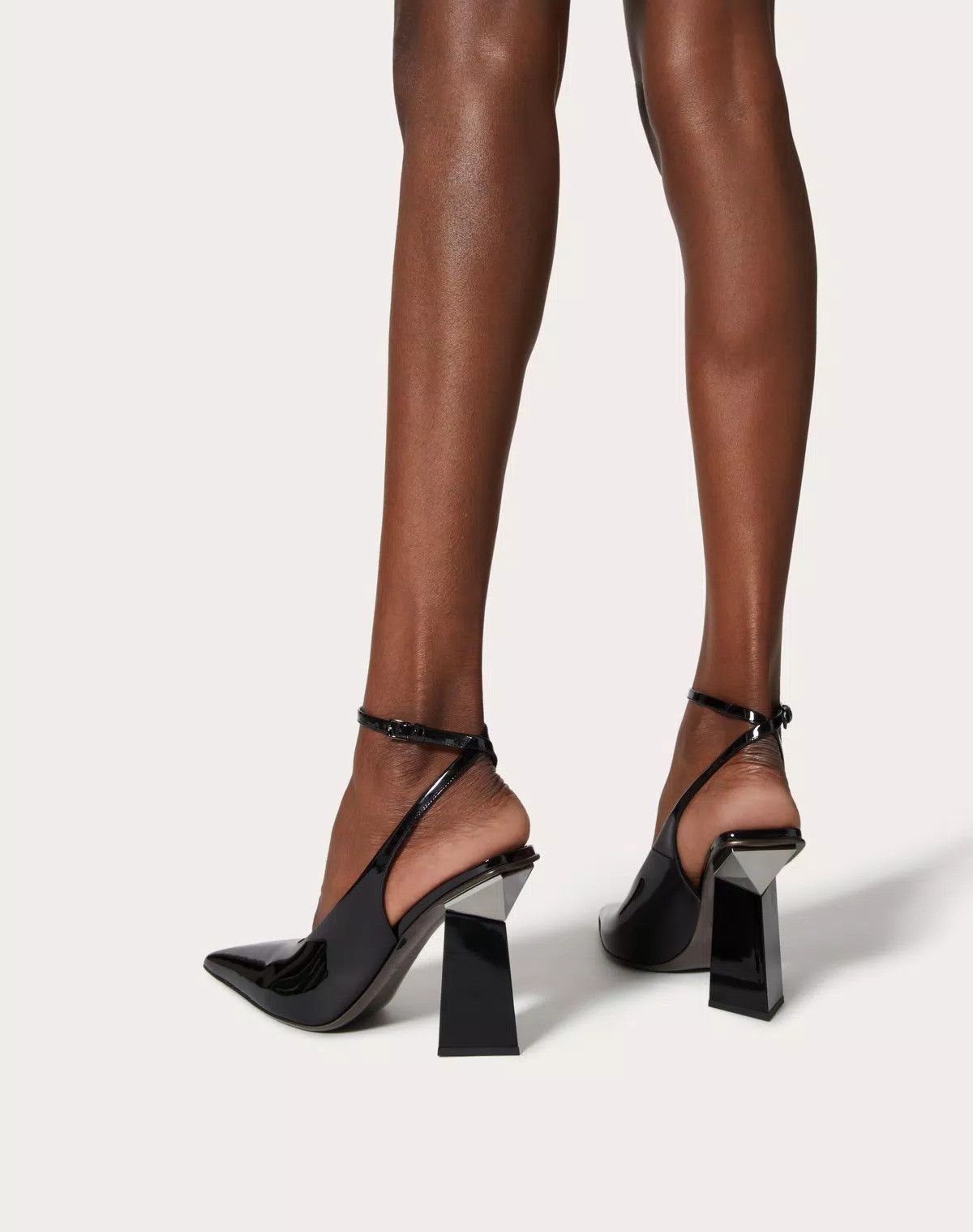 Valentino o1s1wg110426 One Stud Hyper Pump Patent Leather 105mm Black Size US 9.5 / IT 39.5 - 6 Thumbnail