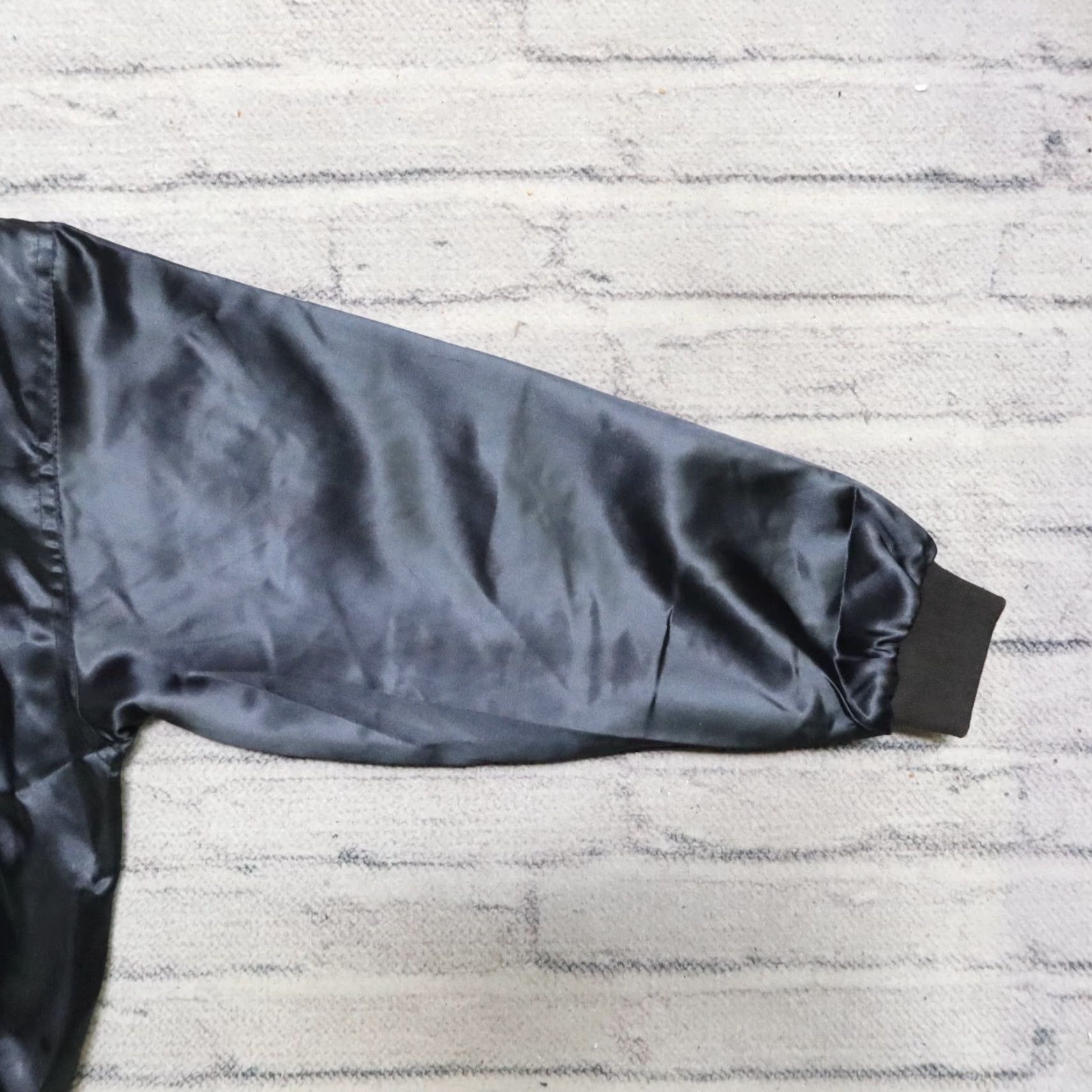 Vintage VINTAGE Esme Bomber Jacket Mens M Black 80s Satin Dragon Souvenir Jacket Size US M / EU 48-50 / 2 - 5 Thumbnail