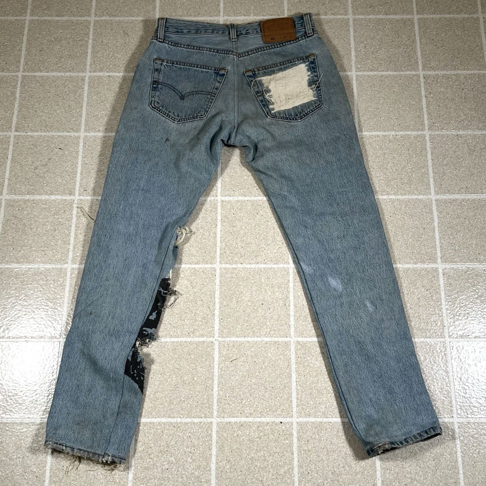 Levi's VTG Levi's 501 Jeans Mens Light Blue Denim Straight Button Fly USA 28x28 Jeans Mens Size US 28 / EU 44 - 4 Thumbnail
