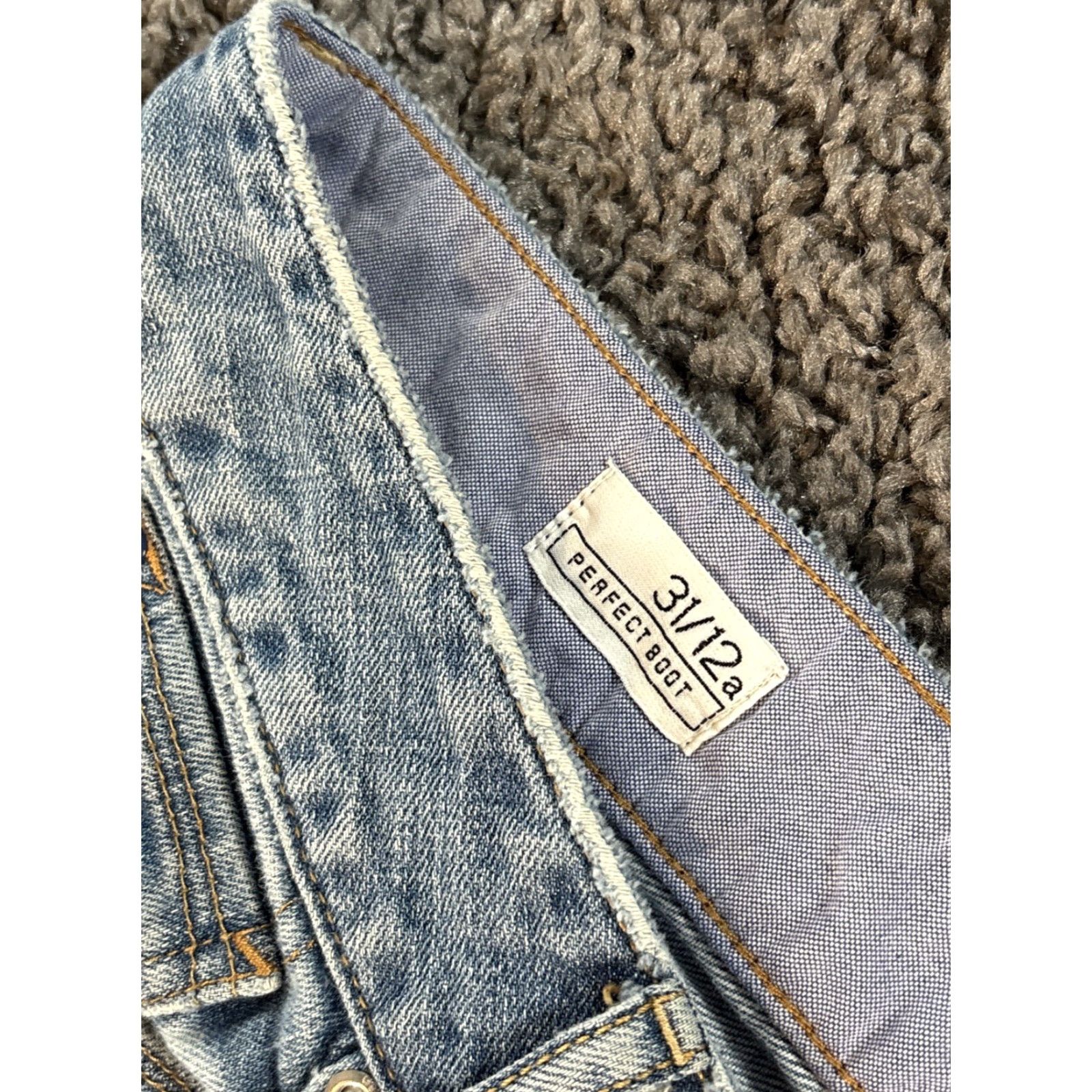 Gap VINTAGE Gap Bootcut Jeans Women Distressed Denim 32x28 Light Blue 12 Regular Inseam 28"} Size 34" / US 12 / IT 48 - 6 Thumbnail