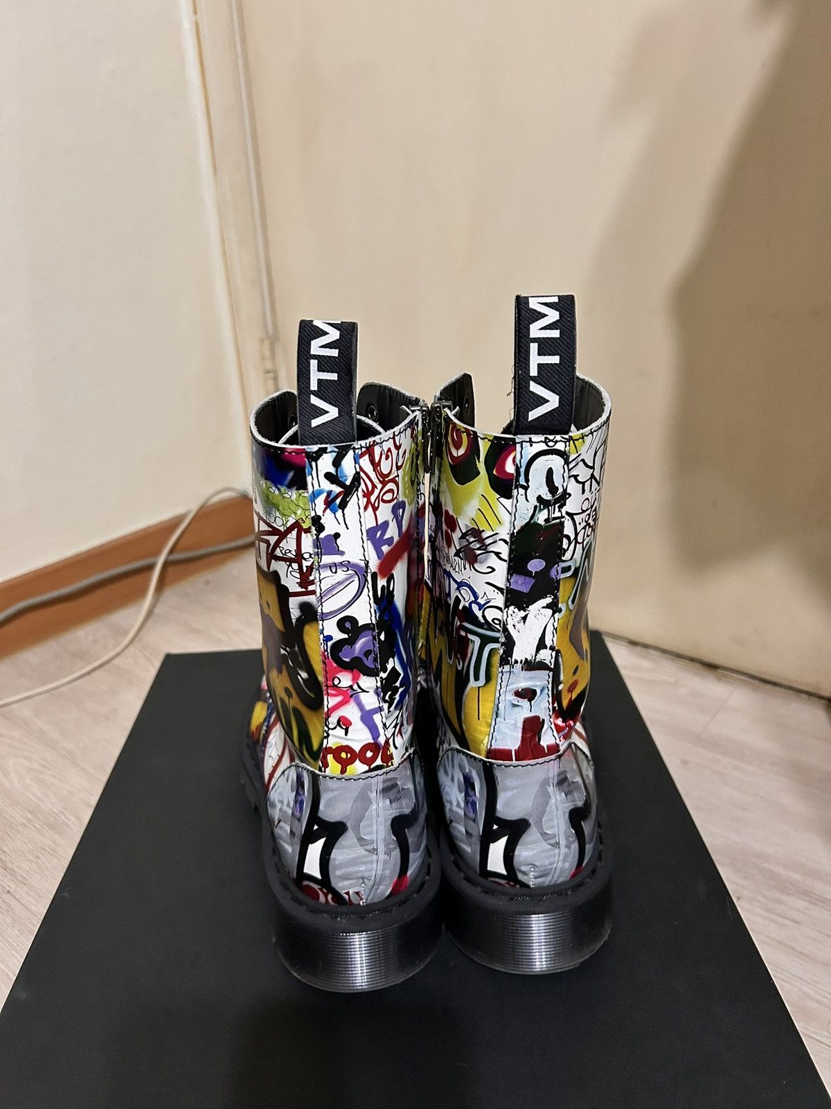 Vetements Vetements lace-up graffiti combat boots Size US 7 / EU 40 - 4 Thumbnail