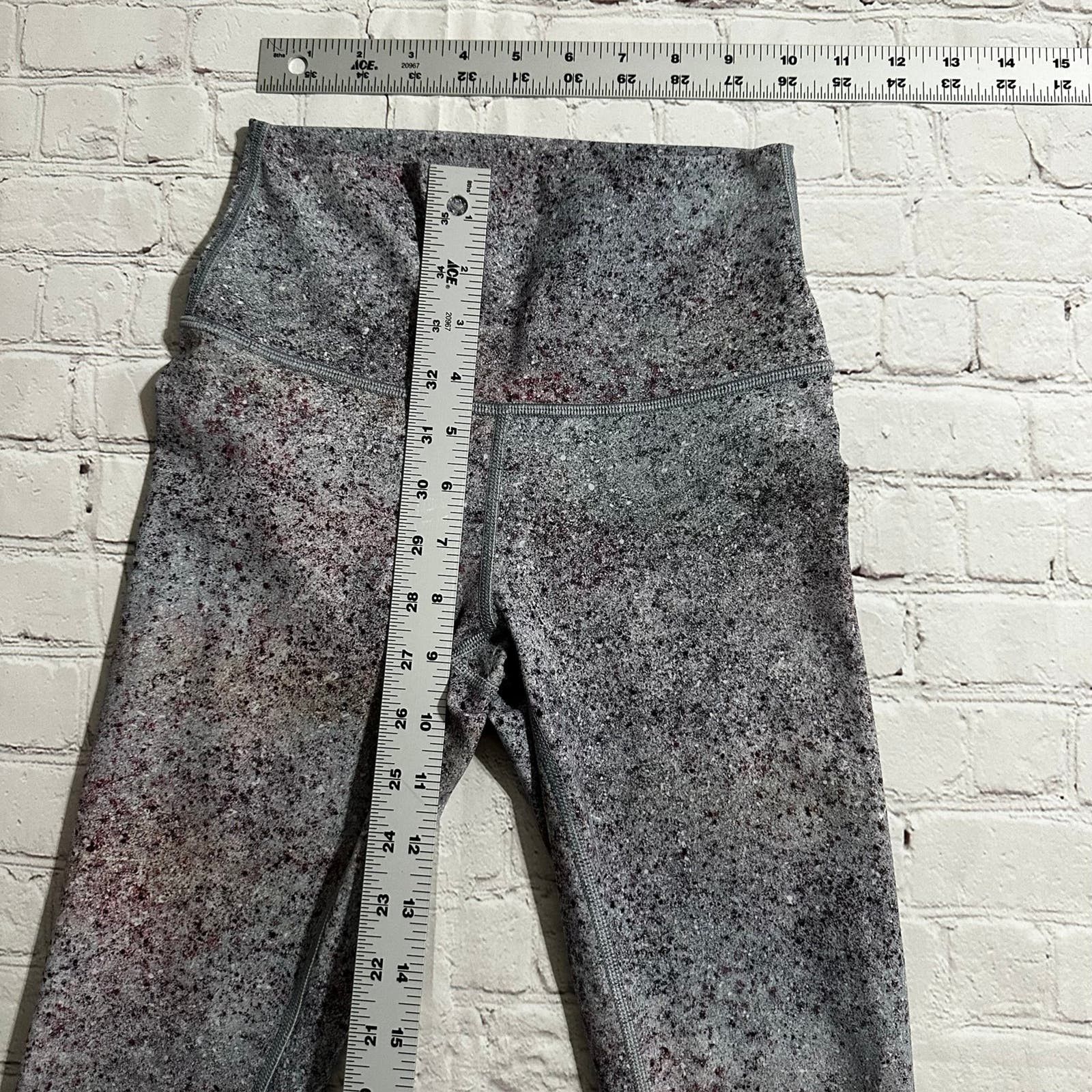 Lululemon lululemon leggings size 2 Size 26" / US 2 / IT 38 - 10 Thumbnail