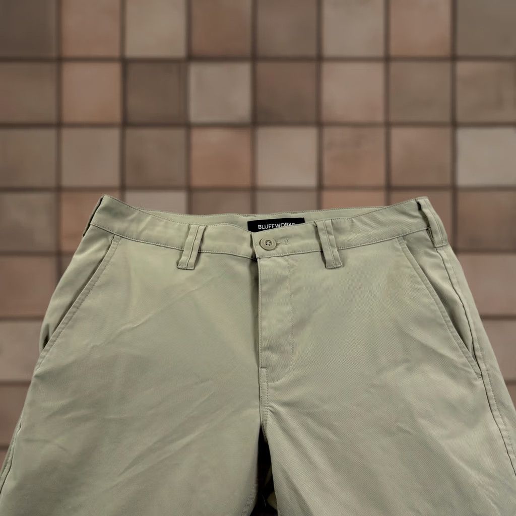 Vintage Bluffworks Pants Mens 30x32 Beige Chino Ascender Stretch Performance Outdoor Pants Regular 30 Beige Bluf Size US 30 / EU 46 - 1 Thumbnail