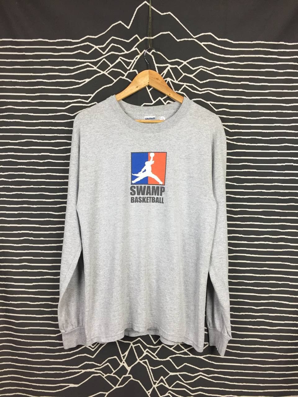 Gildan × Vintage Vtg Y2K The Swamp Restaurant Gainesville Basketball Team Tee Size US M / EU 48-50 / 2 - 1 Thumbnail