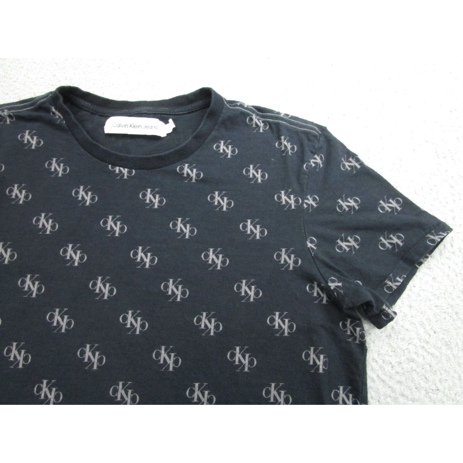 Calvin Klein VINTAGE Calvin Klein Graphic Print Short Sleeve T-Shirt Mens M Black Size US M / EU 48-50 / 2 - 2 Thumbnail