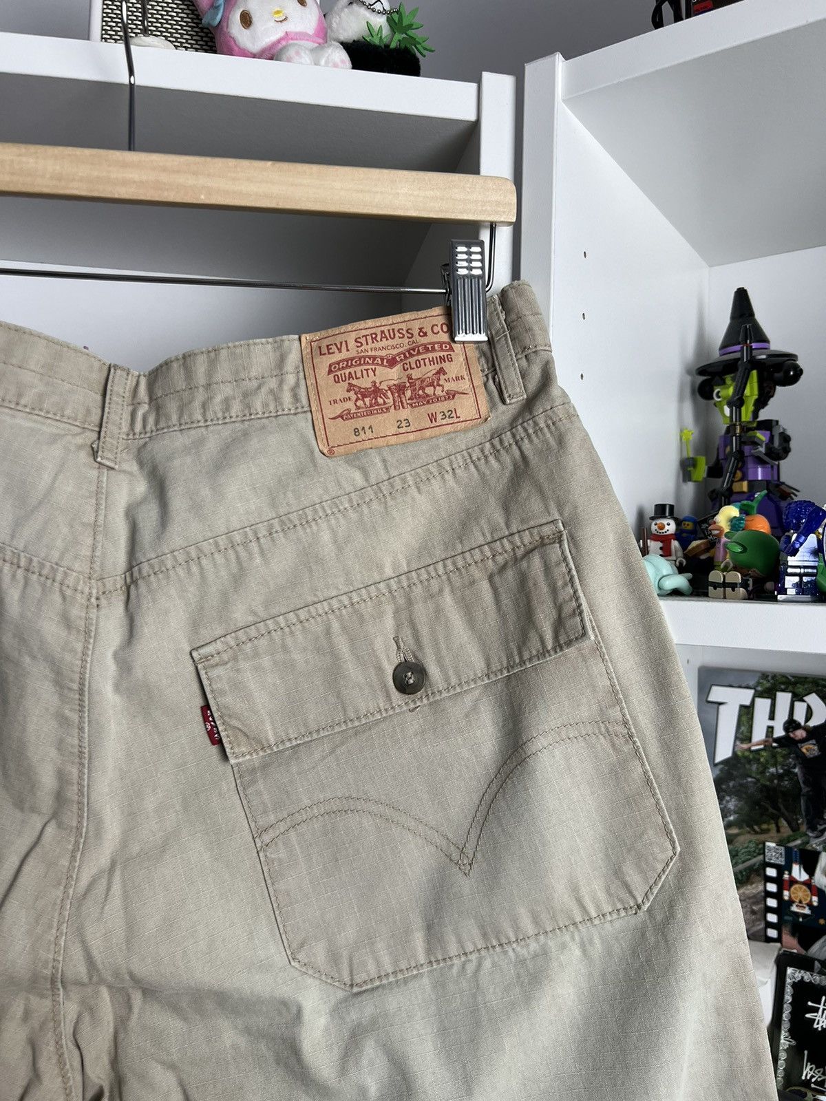 Levi's × Vintage Vintage Levi’s 811 baggy cargo shorts jorts 32 skate wide leg Size US 32 / EU 48 - 3 Thumbnail
