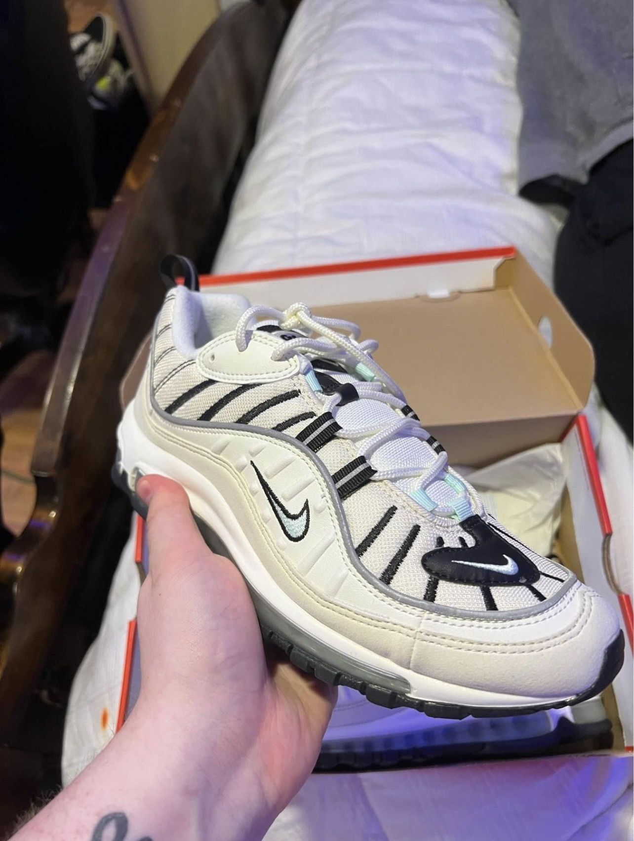 Nike Nike Air Max 98 ‘Igloo’ Size 10 Size US 10 / IT 40 - 6 Thumbnail