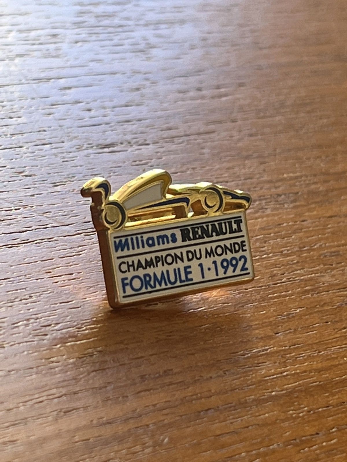 Formula 1 Renault Williams Formula One 1992 world champion vintage pin Size ONE SIZE - 3 Thumbnail