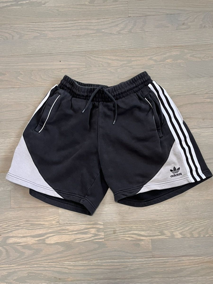 Adidas Adidas Jogger Shorts Size US 32 / EU 48 - 1 Thumbnail