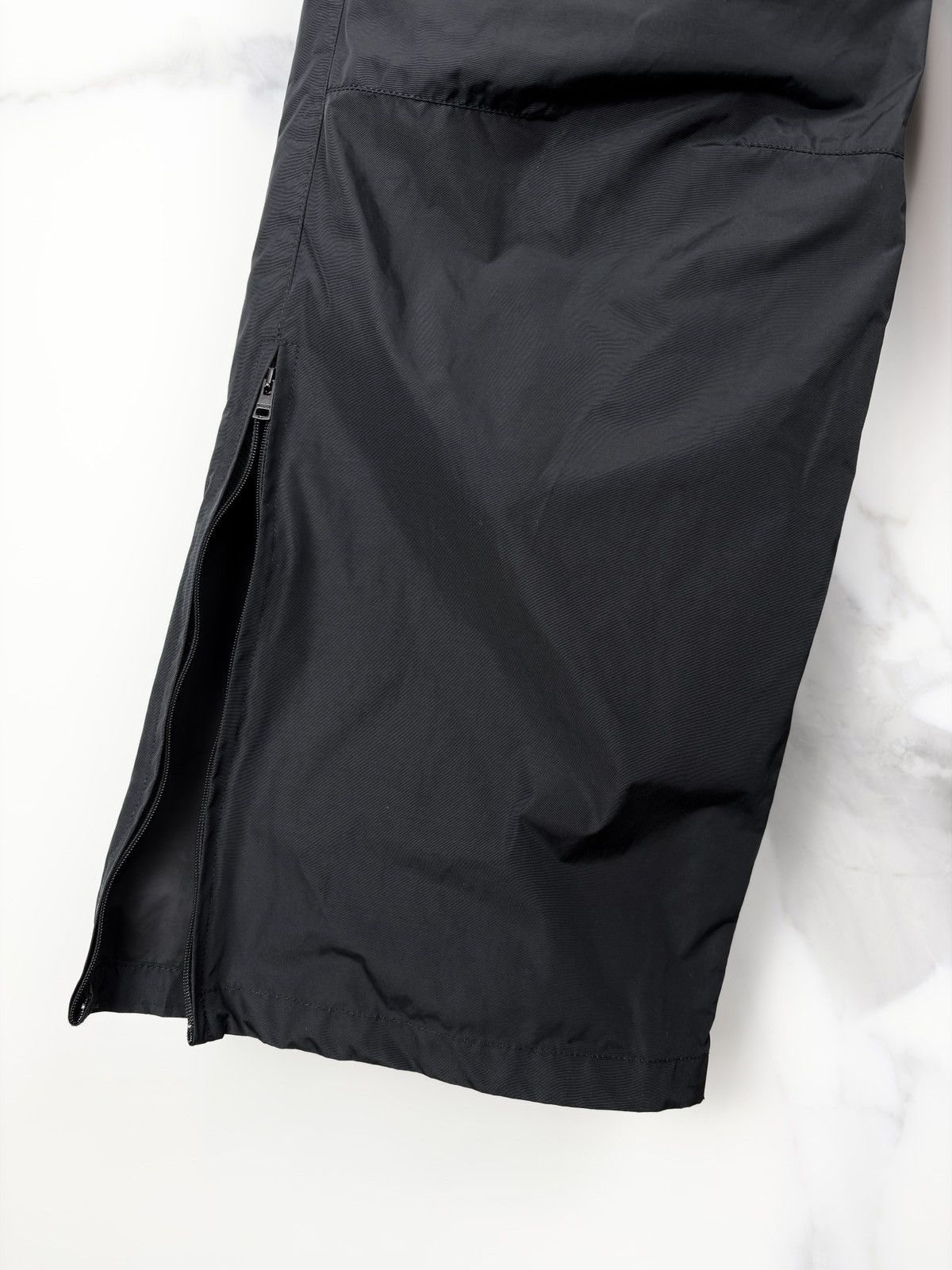 Gucci AW99 Gucci Tom Ford Vintage Ski Nylon Tech Trousers Pants Size US 30 / EU 46 - 7 Thumbnail