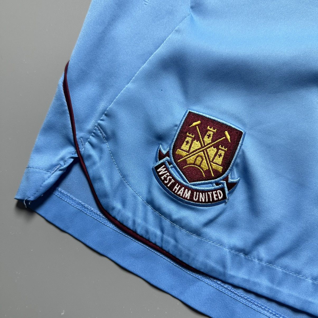 Umbro WEST HAM UMBRO 2008/2009 FOOTBALL HOME SHORTS #12 CARLTON Size US 41 - 2 Thumbnail