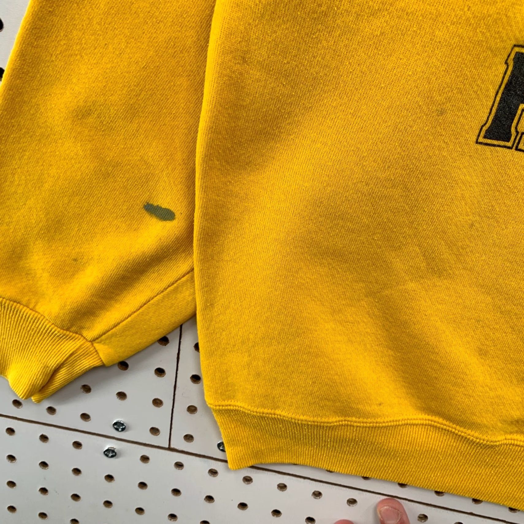Russell Athletic VINTAGE Gustie Hockey Sweatshirt Mens XL Yellow 1989 1990 Fleece USA Sweatshirt Size US XL / EU 56 / 4 - 7 Thumbnail