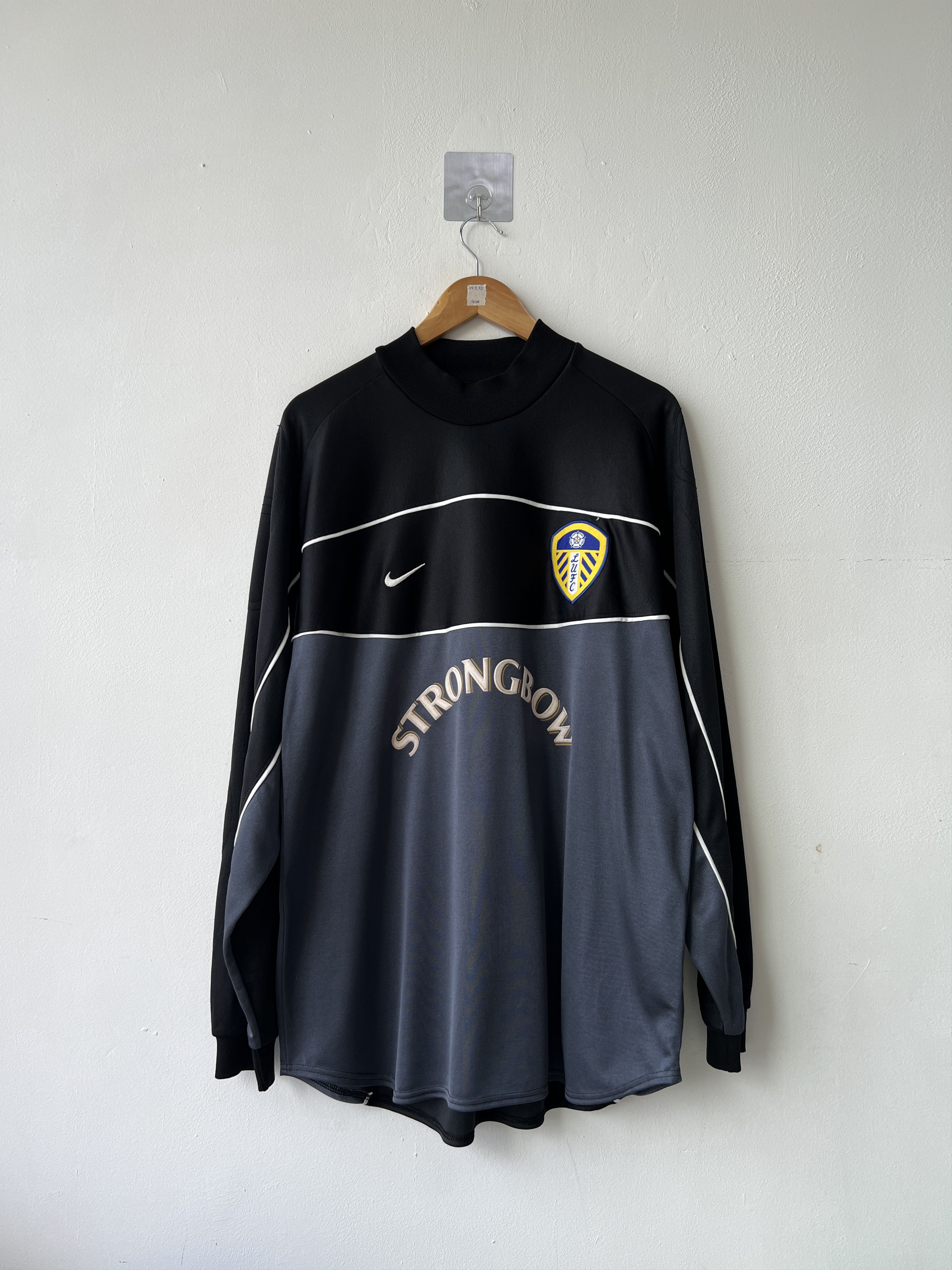 Nike (XL) Leeds United 2001-02 Long Sleeve GK Kit Size US XL / EU 56 / 4 - 1 Thumbnail