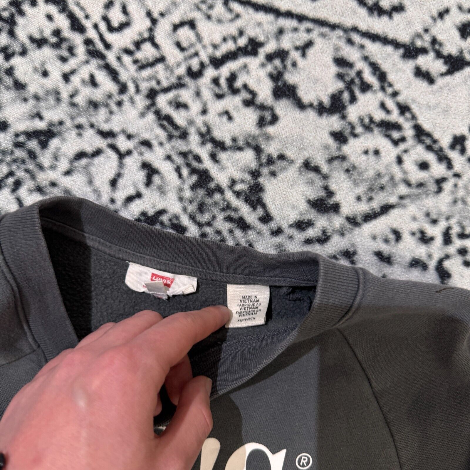 Levi's × Vintage Vintage Levi’s Gray Cotton Crewneck Size L Y2K 90s Casual Size US L / EU 52-54 / 3 - 7 Thumbnail