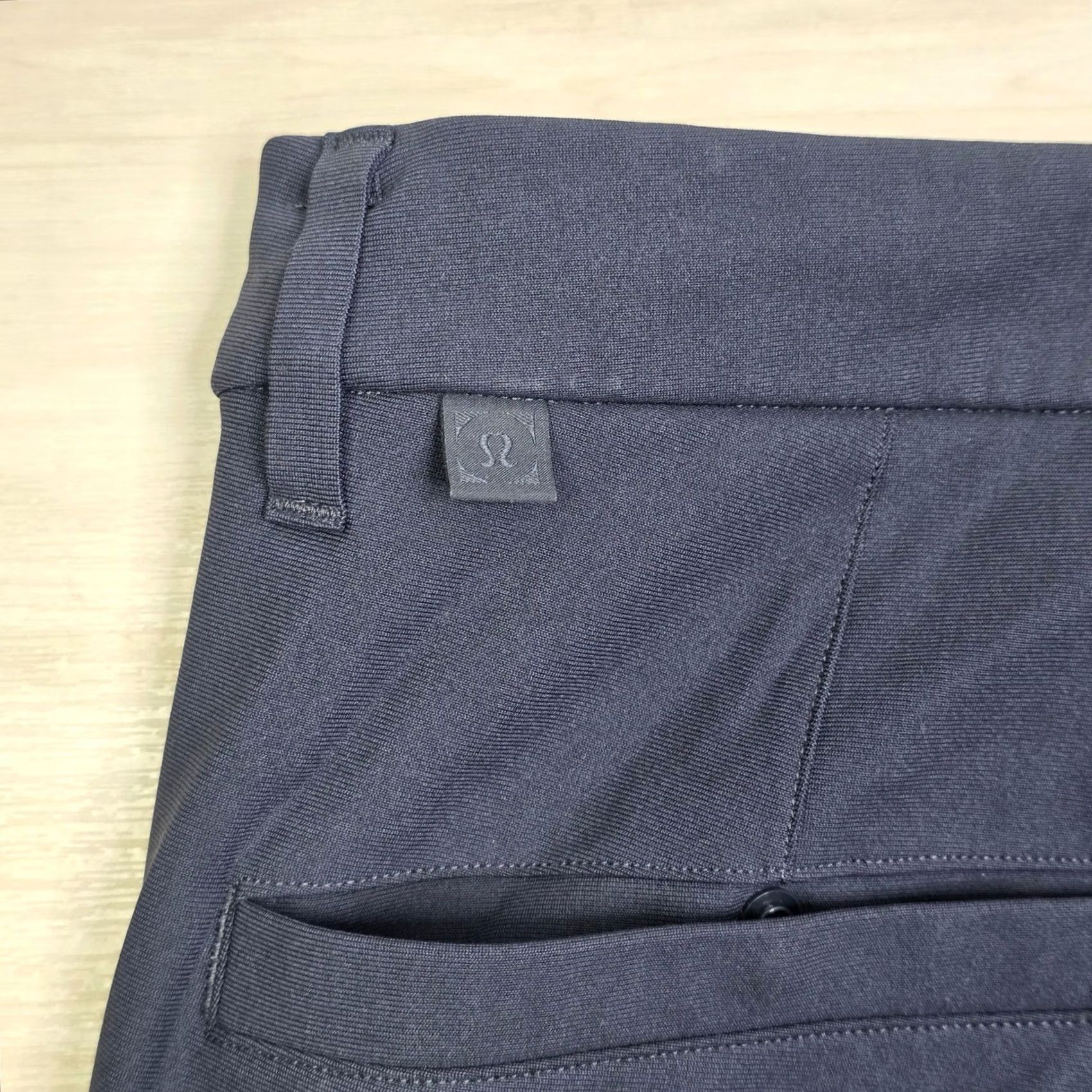 Lululemon Lululemon Mens Commission Slim Fit Pant 34 x 30 Obsidian Warpstreme Chino Size US 34 / EU 50 - 7 Thumbnail