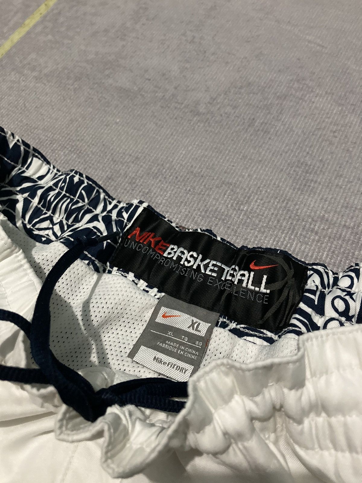 Nike Nike Basketball Kobe Bryant Mamba Mentality Track Pants Size US 37 - 2 Thumbnail