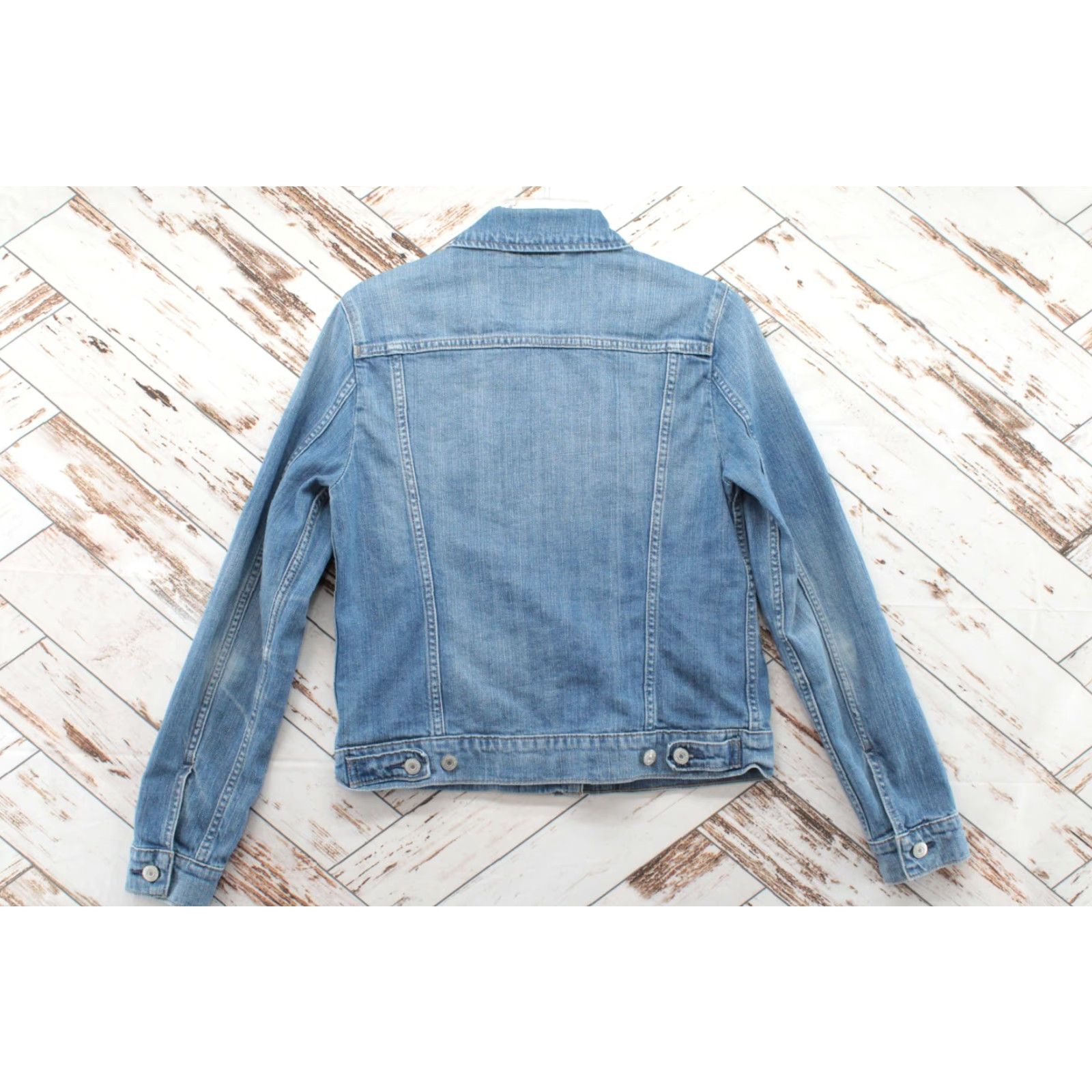 Levi's Levi’s Jean Trucker Jacket Women Medium Blue Denim Faded Distressed Levi Strauss Size 32" / US 10 / IT 46 - 2 Thumbnail