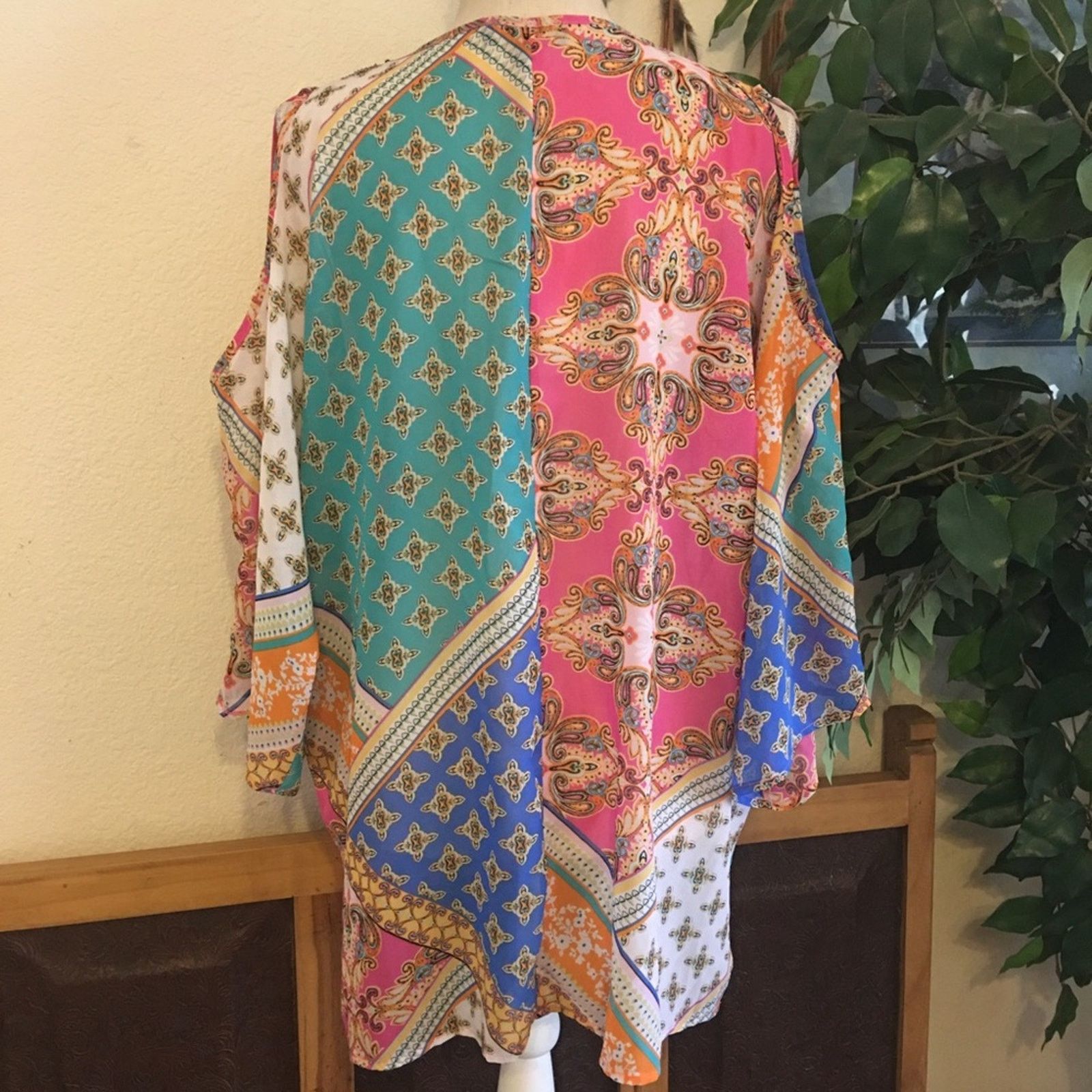 Other Melissa Paige cold shoulder sleeve beaded top Size L / US 10 / IT 46 - 5 Thumbnail