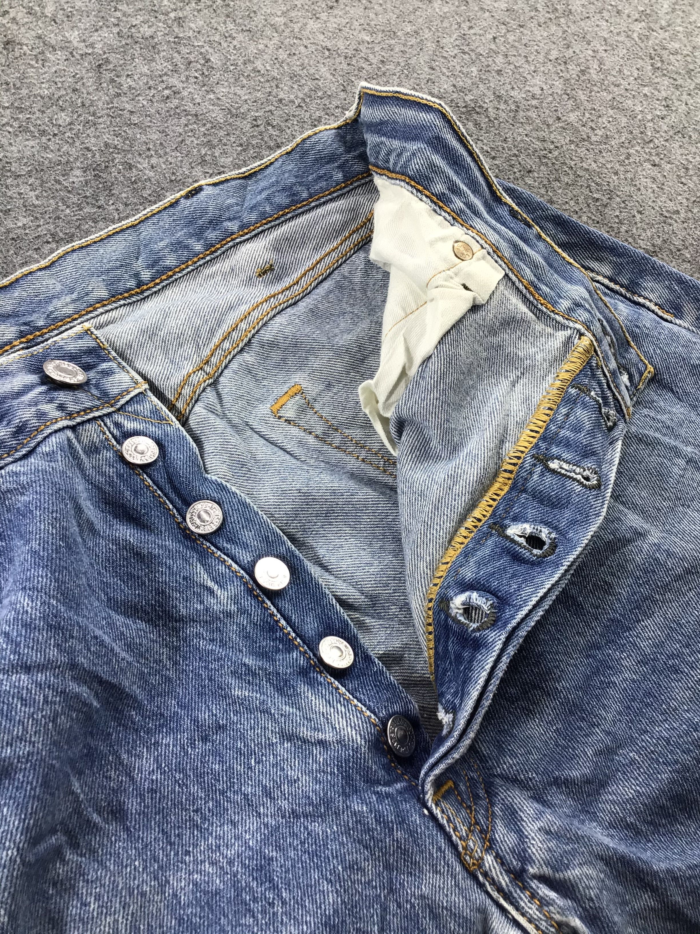 Levi's Vintage Levi's 501 Jeans Medium Wash Denim KJ181 Size US 35 - 8 Thumbnail