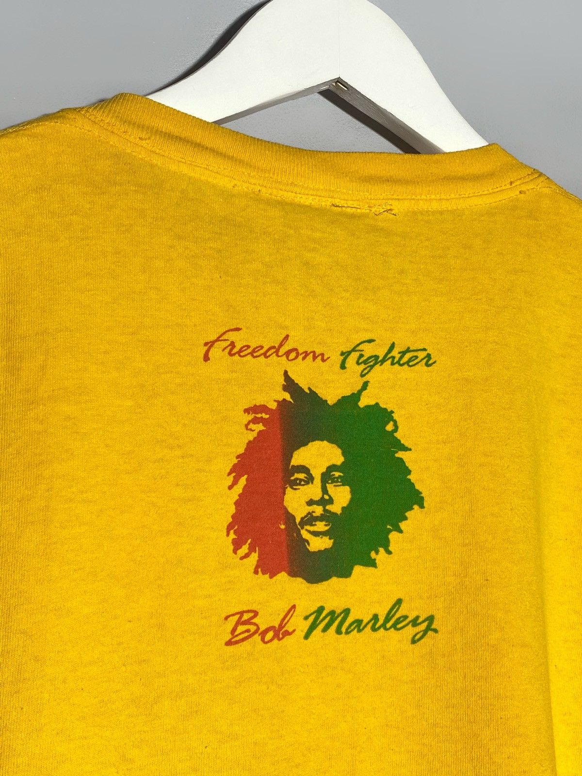 Band Tees × Bob Marley × Vintage Vintage Bob Marley Freedom Fighter 2004 Graphic Print Shirt Size US L / EU 52-54 / 3 - 11 Thumbnail
