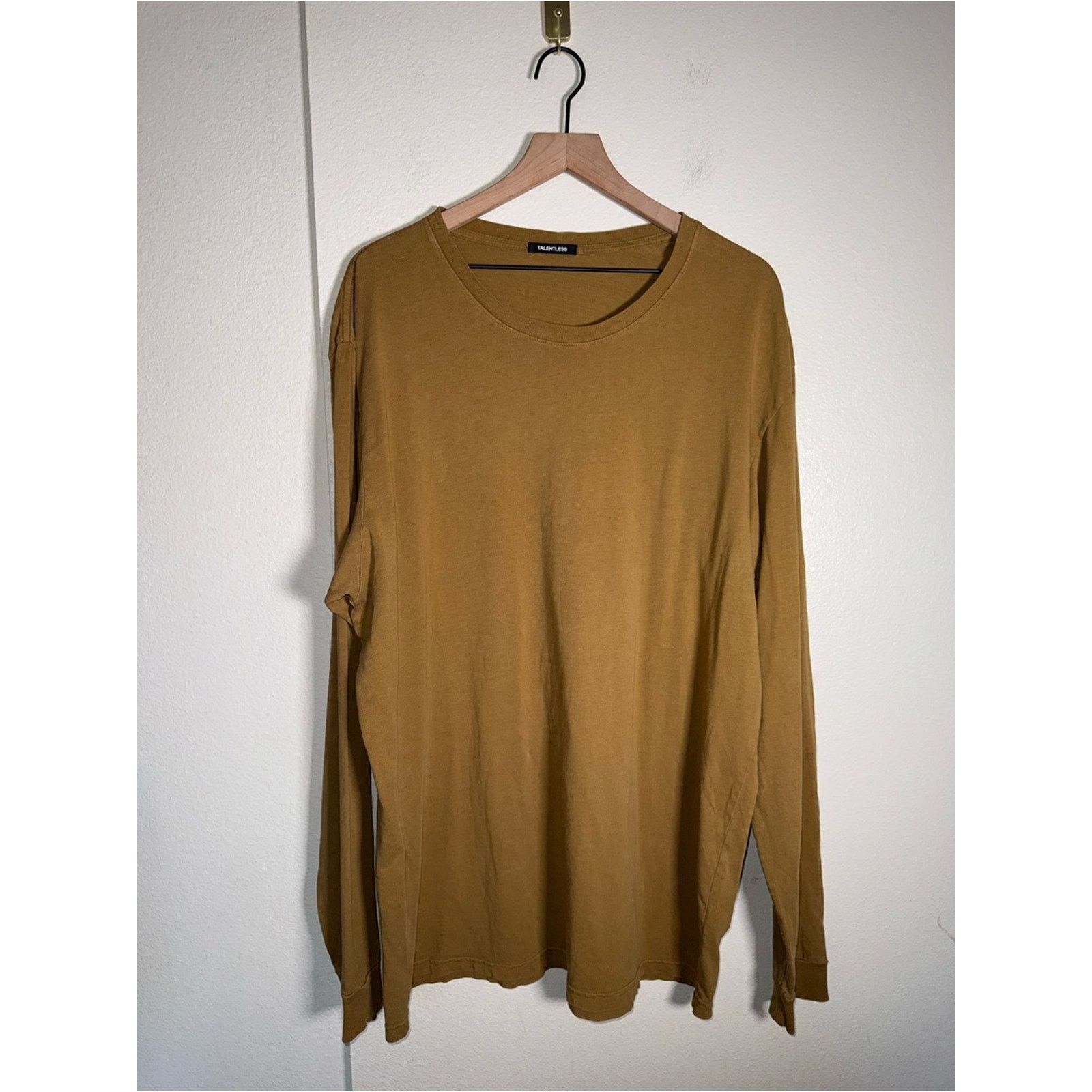 Talentless TALENTLESS cotton long sleeve minimalist tshirt in mustard L Size US L / EU 52-54 / 3 - 1 Thumbnail
