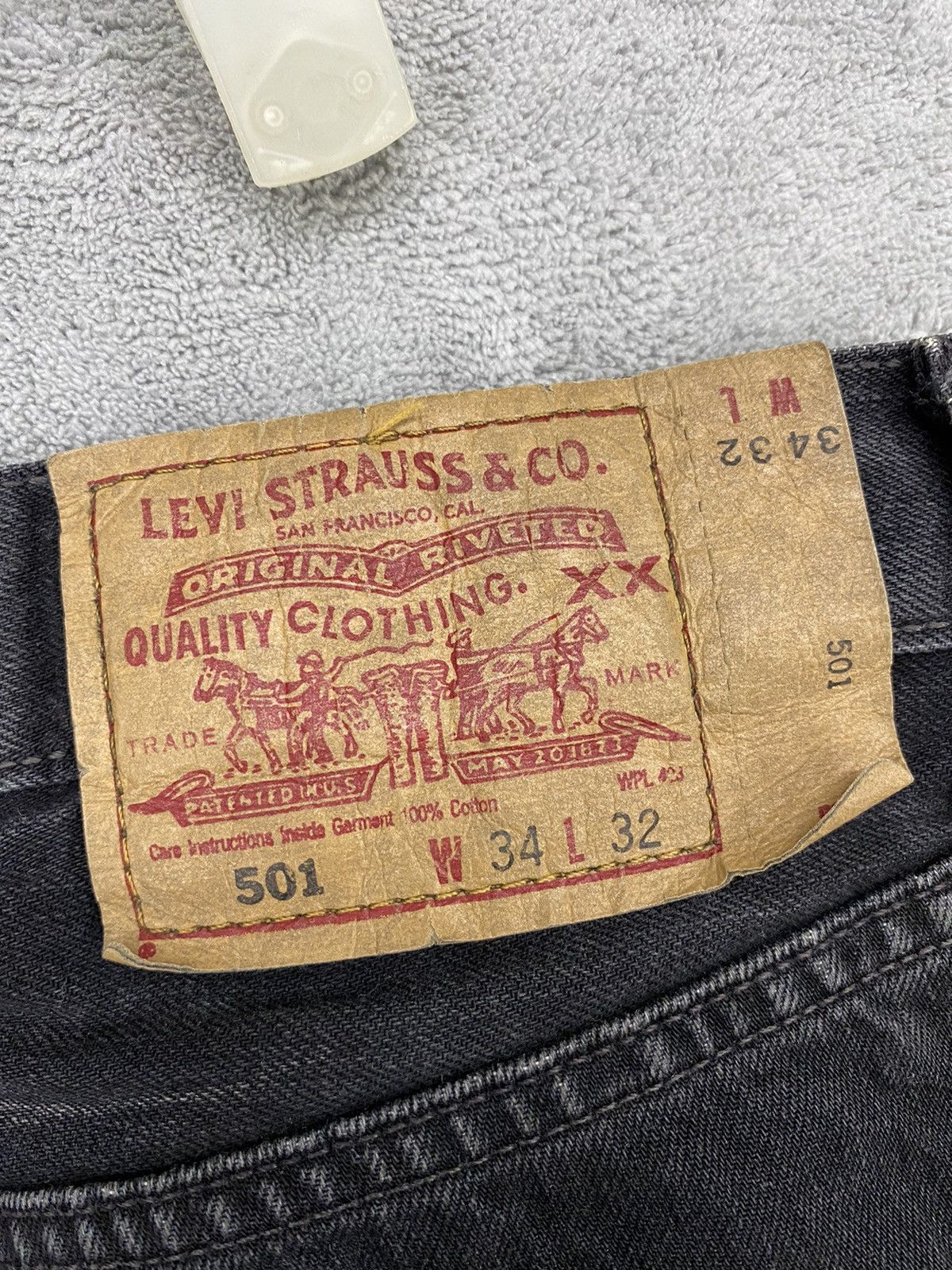 Levi's Vintage Levi’s 501 Bombastic Distressed Super Black Size 34 Size US 34 / EU 50 - 9 Thumbnail