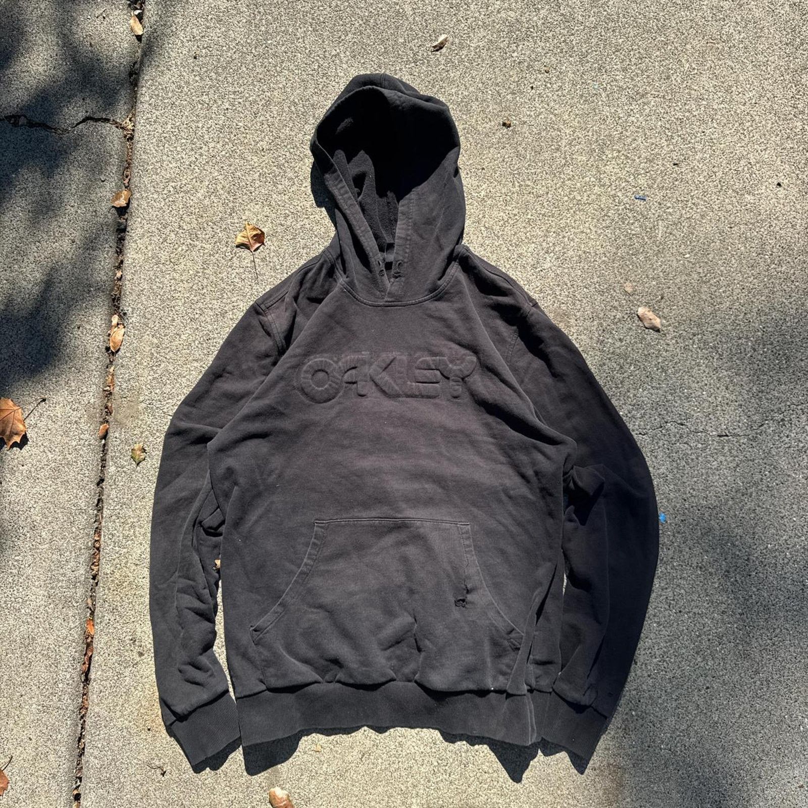 Oakley Vintage Men’s Y2K Oakley Bold Lettered Hoodie – Size XL Size US M / EU 48-50 / 2 - 1 Thumbnail