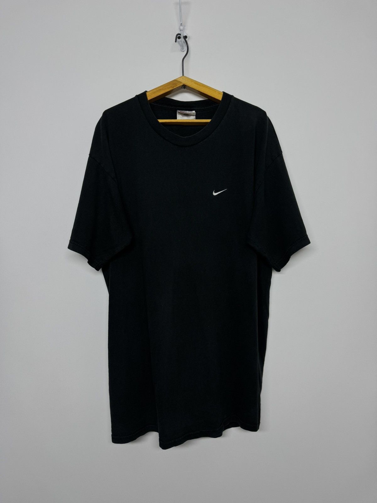 Nike Vintage Y2k Nike Swoosh Logo T-Shirt 00’s Size US L / EU 52-54 / 3 - 4 Thumbnail