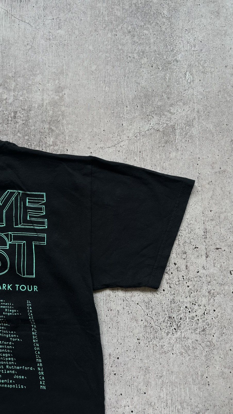 Band Tees 2008 Kanye West Glow in the Dark Tour Vintage T Shirt Size US M / EU 48-50 / 2 - 20 Thumbnail