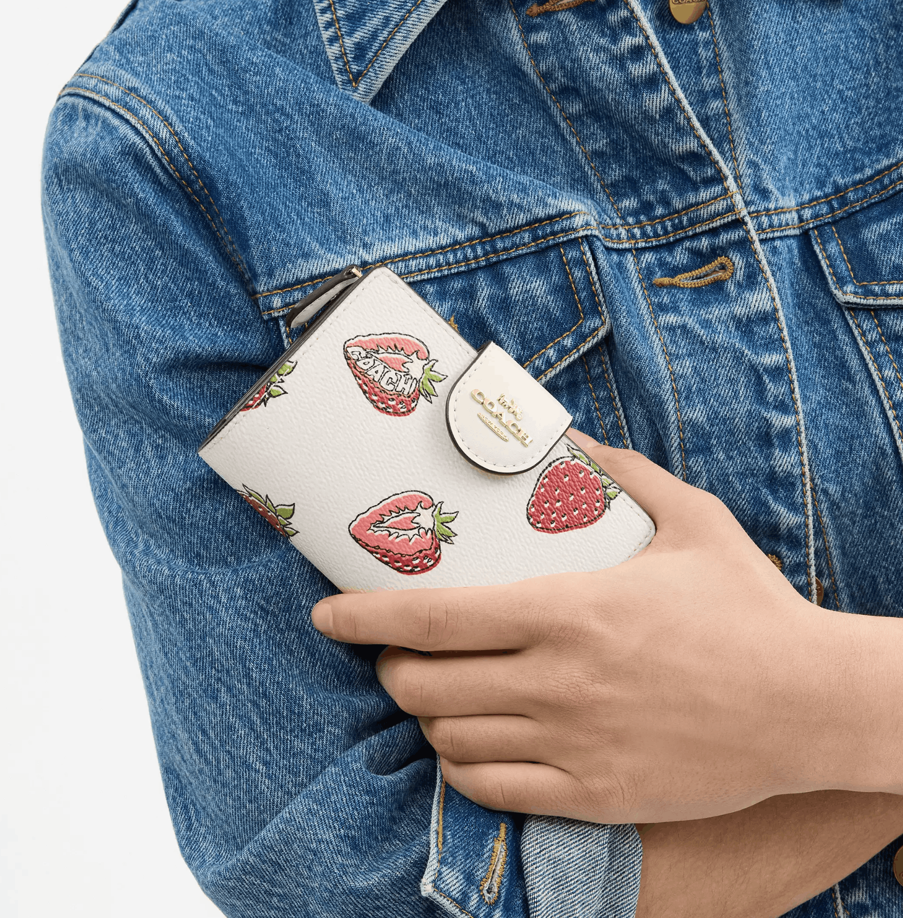Coach Coach CAP01 Medium Corner Zip Wallet With Strawberry Print Size ONE SIZE - 6 Thumbnail