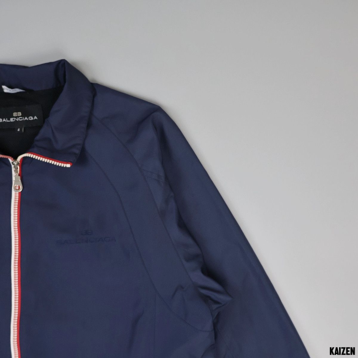 Balenciaga BALENCIAGA - VINTAGE EMBROIDERED SCRIPT LOGO LIGHT JACKET Size US XL / EU 56 / 4 - 5 Thumbnail