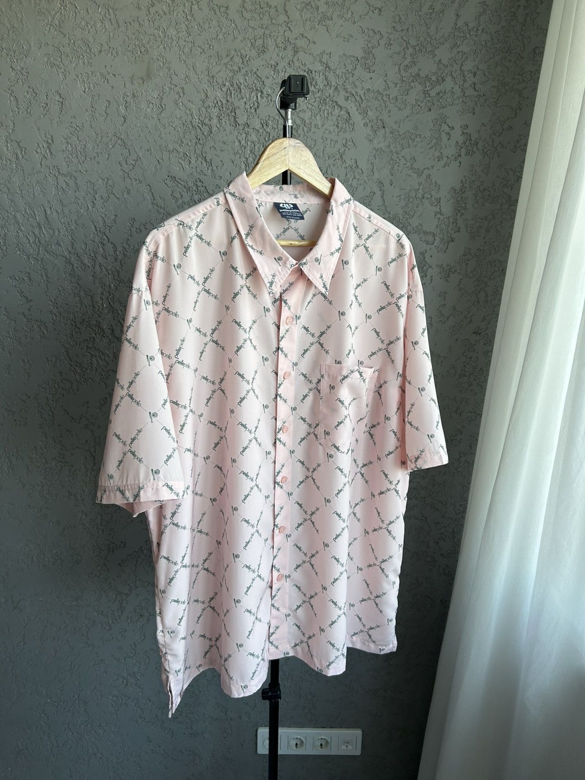 Pelle Pelle × Rap Tees × Vintage Pelle Pelle Vintage 90's man's printed pink shirt size XXL Size US XXL / EU 58 / 5 - 13 Thumbnail