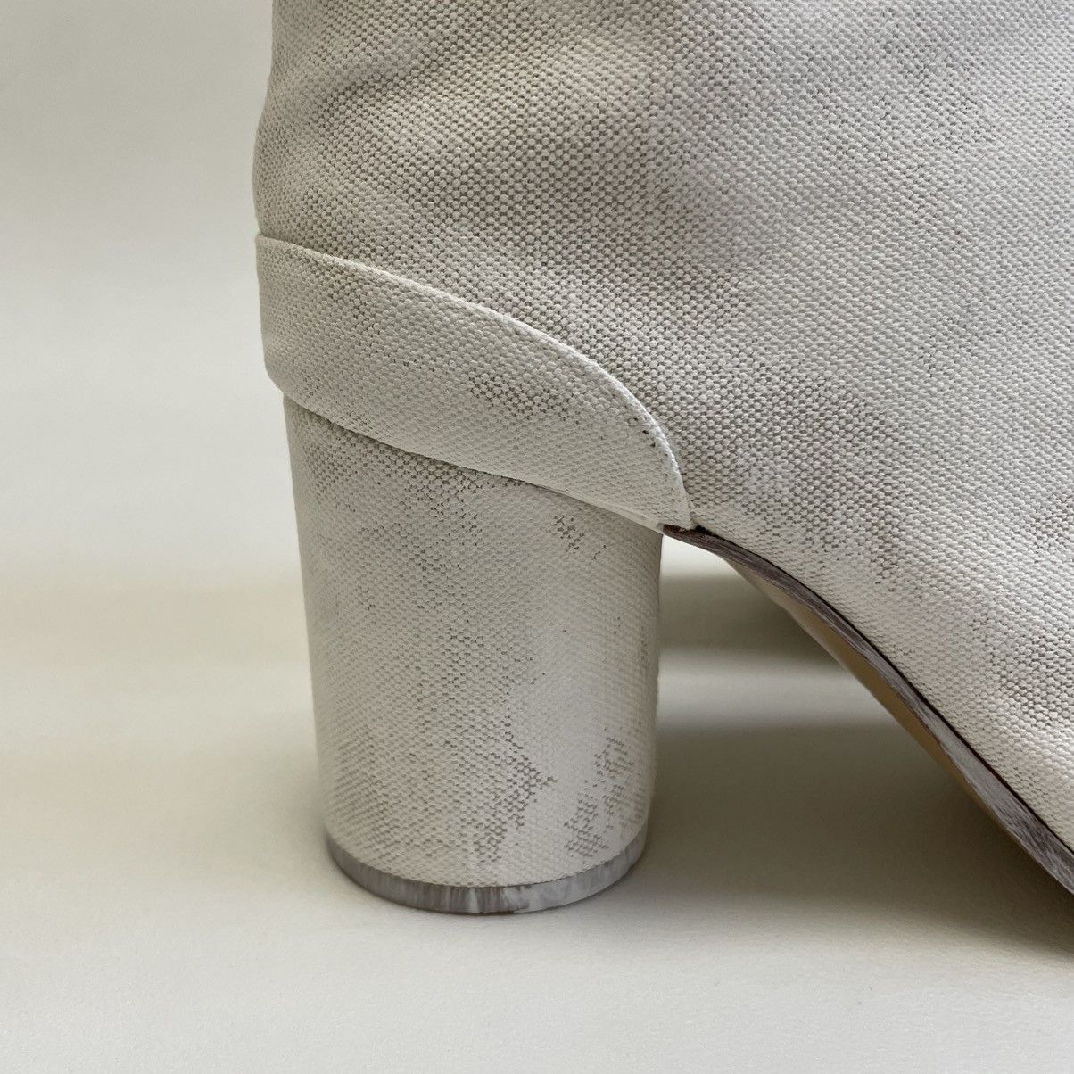 Maison Margiela White Painted Canvas Tabi Boots Size US 10 / IT 40 - 15 Thumbnail