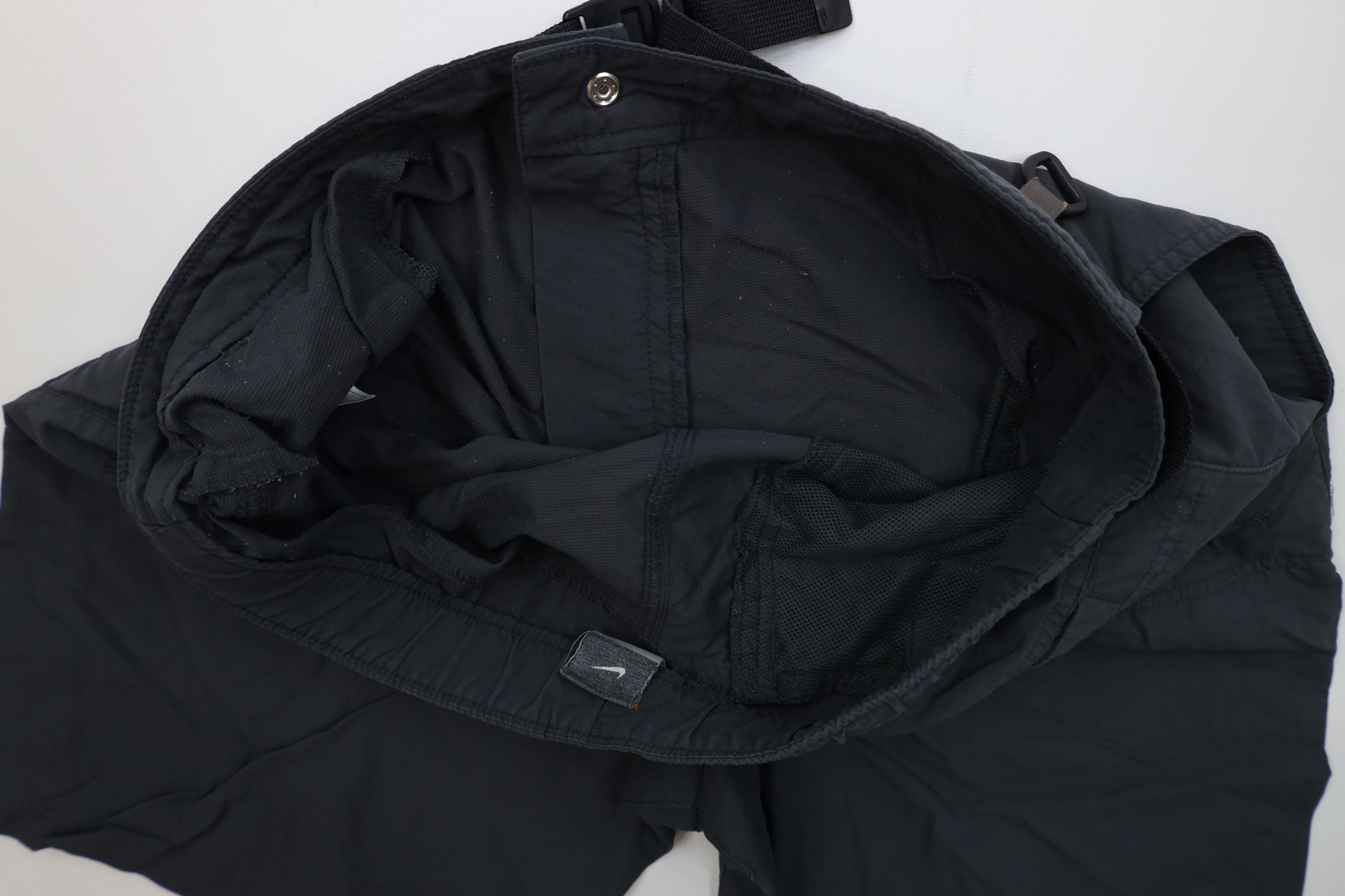 Nike Vintage Nike ACG Mini Swoosh Belted Trekking Hiking Shorts Size US 36 / EU 52 - 13 Thumbnail