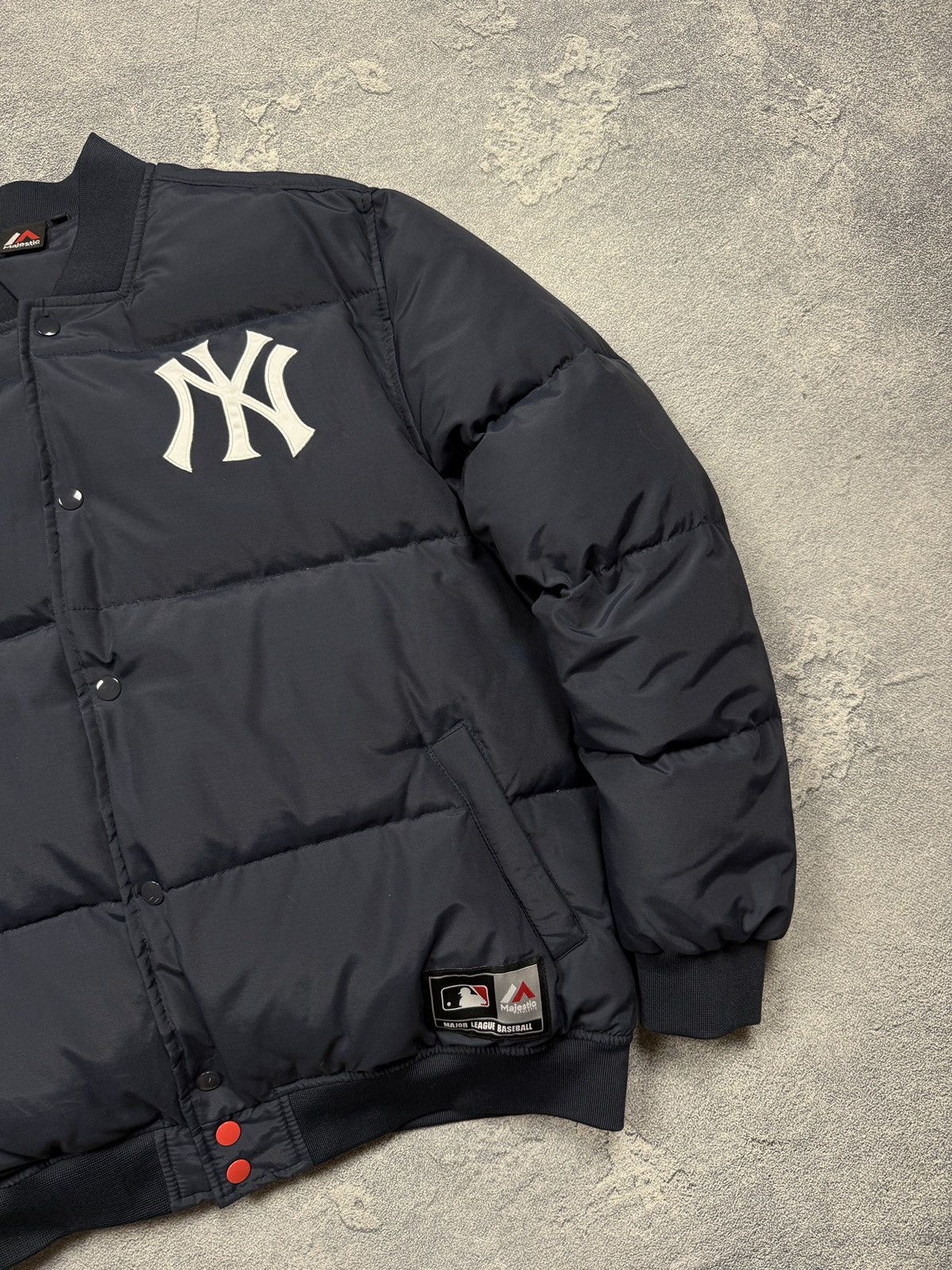 New York Yankees Vintage New York Yankees Puffer Jacket Size US XL / EU 56 / 4 - 4 Thumbnail